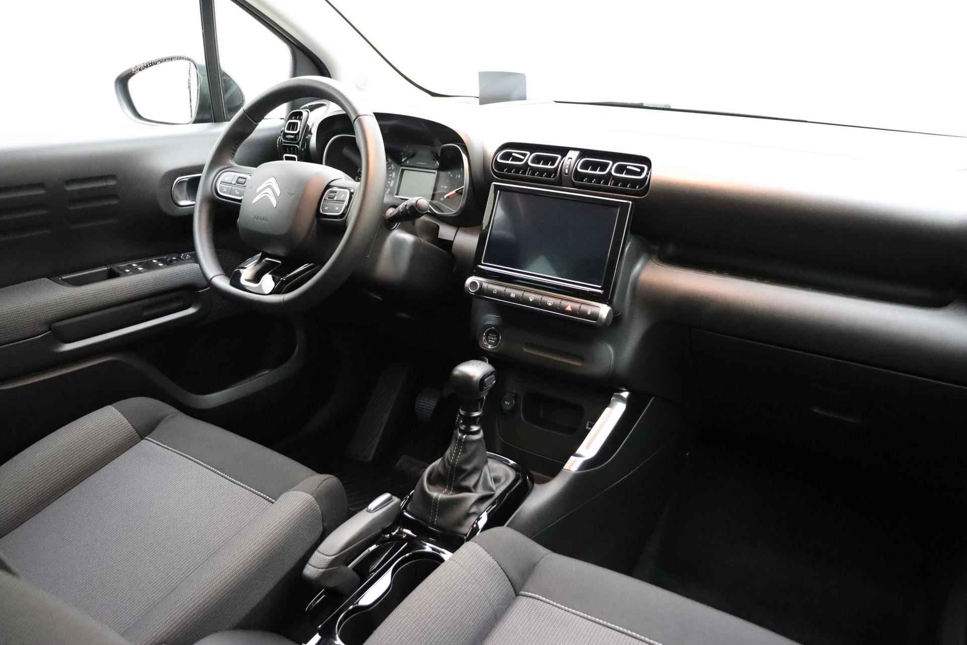 Citroen C3 Aircross 1.2 PureTech Plus 110 PK | Navigatie | Climate control | Dakrails | Parkeersensoren | Cruise control | Lichtmetalen velgen | Getint glas - 3/32