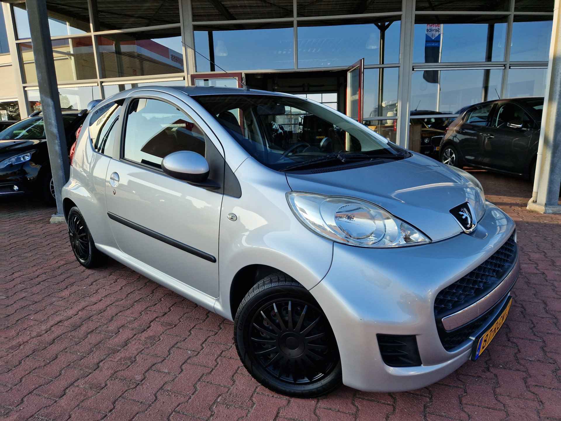 Peugeot 107 1.0-12V XS AUTOMAAT 12 MND BOVAG GAR | AIRCO | CDV | SPOILER | ELEKTR. RAMEN | RADIO/CD - 3/24