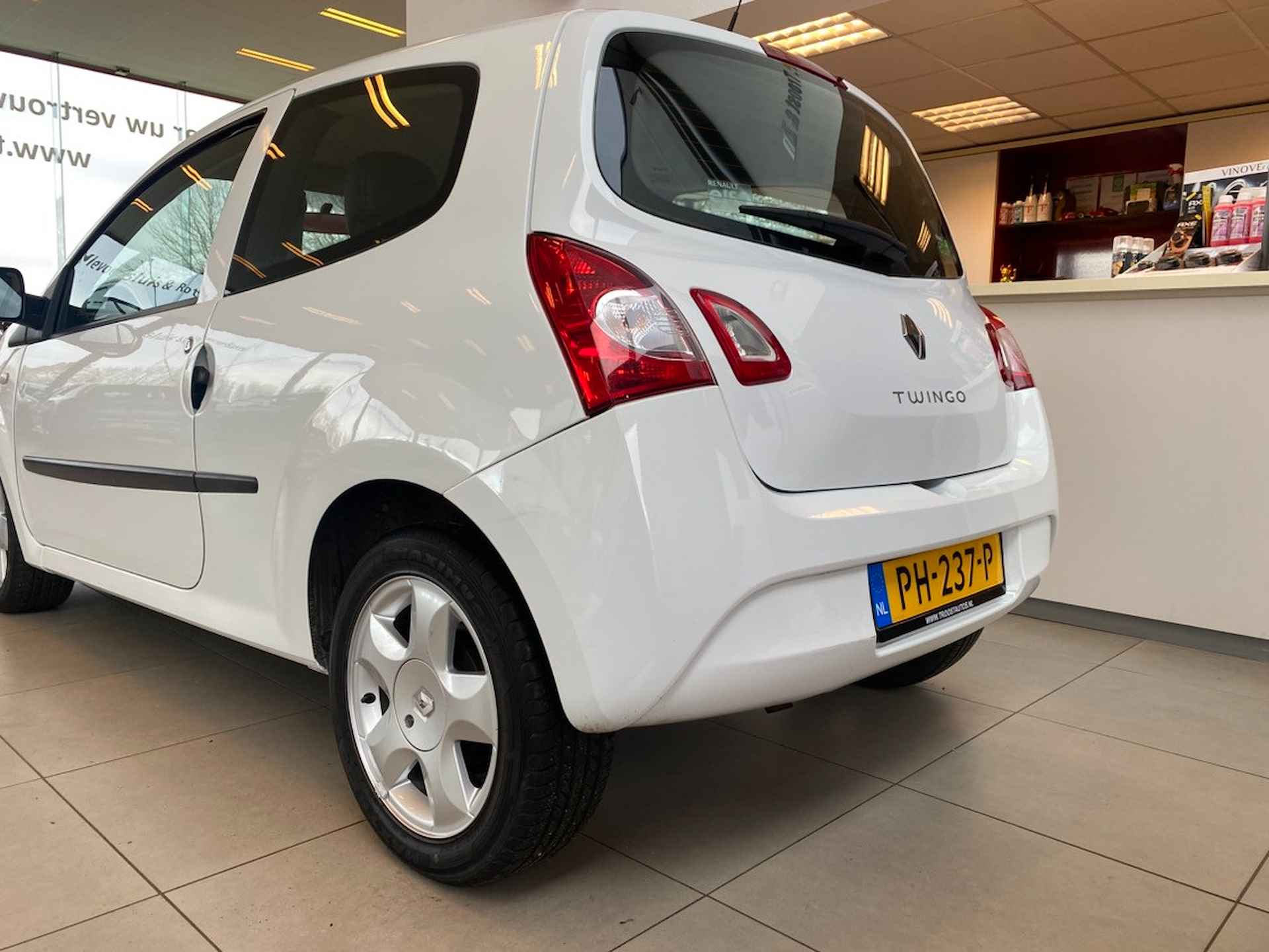 Renault Twingo 1.2 16V Collection,Airco,Bleutooth,Usb Ipod Aansluiting,15 Inch Lmv - 6/21