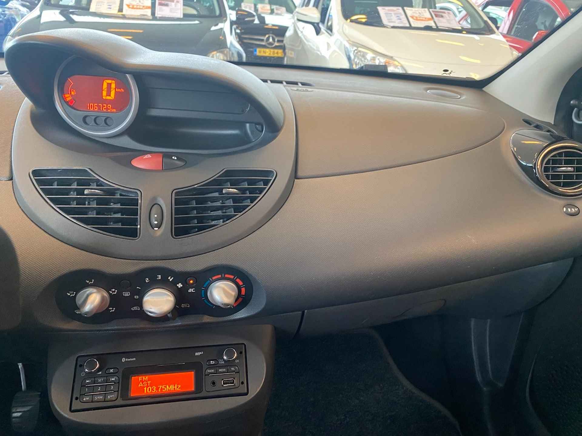 Renault Twingo 1.2 16V Collection,Airco,Bleutooth,Usb Ipod Aansluiting,15 Inch Lmv - 14/21