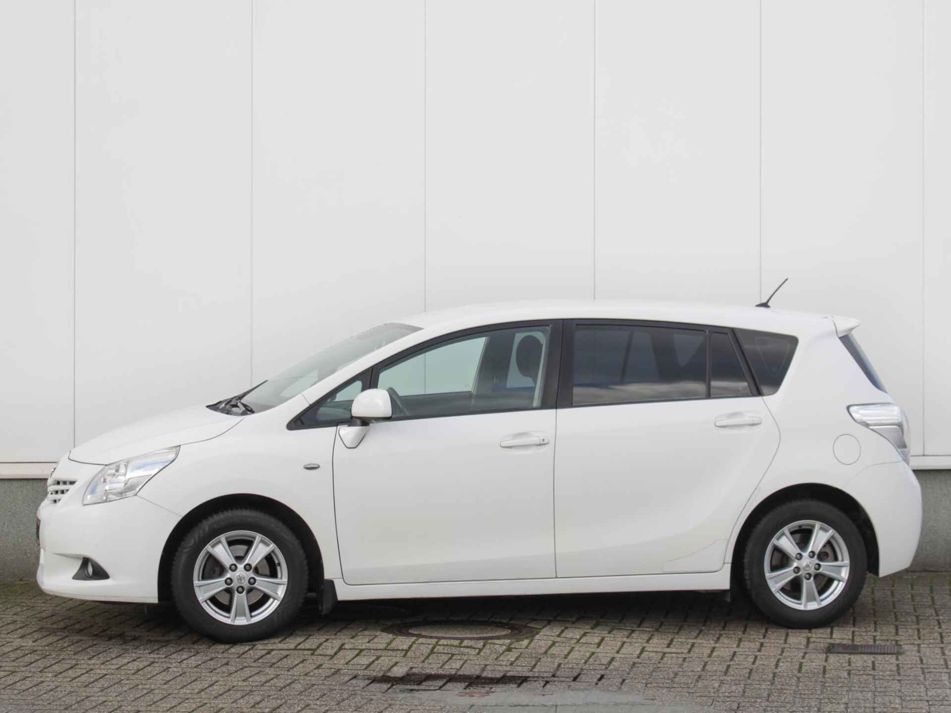 Toyota Verso 1.6 VVT-i Aspiration | Clima | Cruise | Park sens | Lm-Velgen | Trekhaak - 2/24