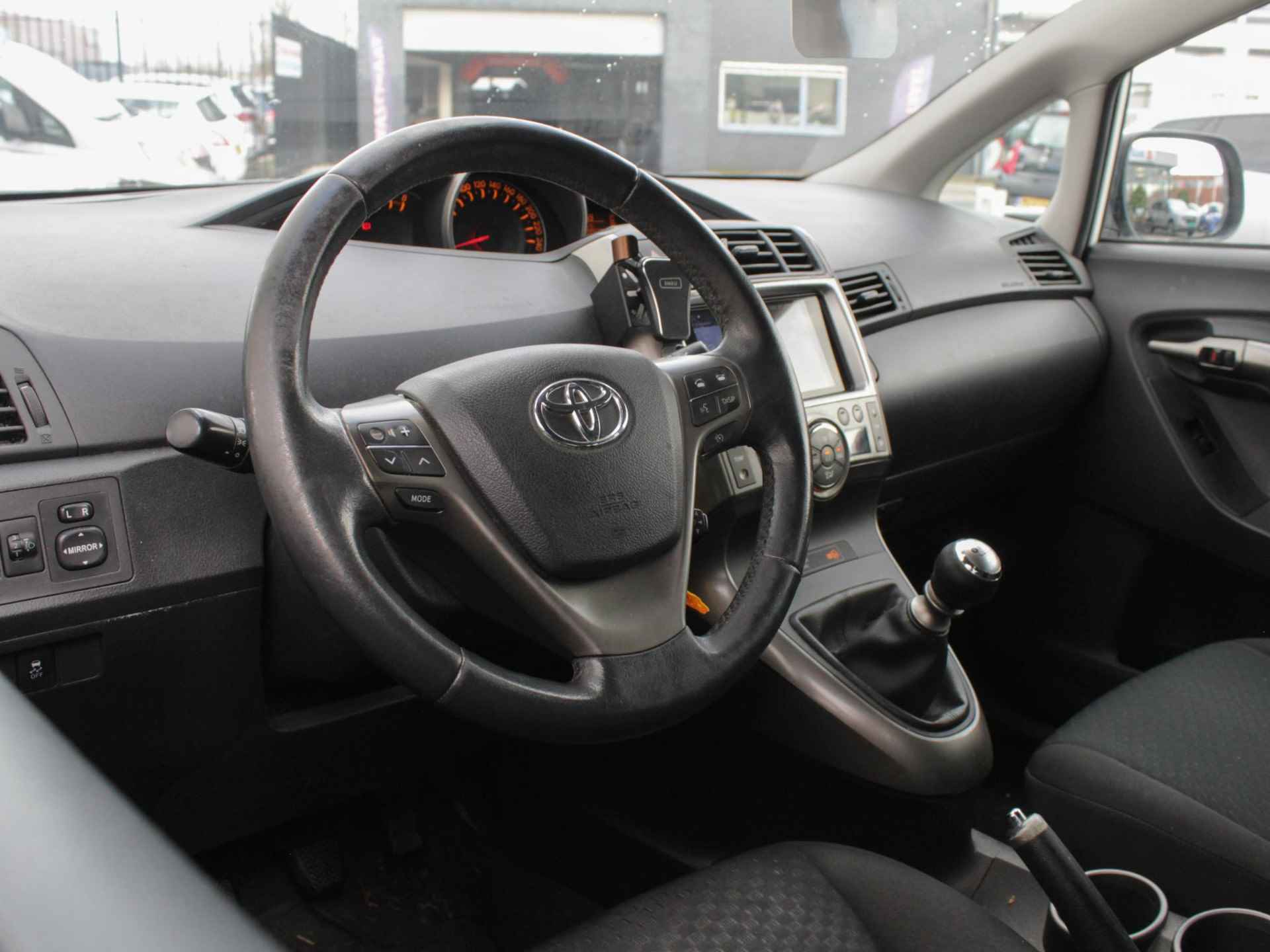 Toyota Verso 1.6 VVT-i Aspiration | Clima | Cruise | Park sens | Lm-Velgen | Trekhaak - 10/24