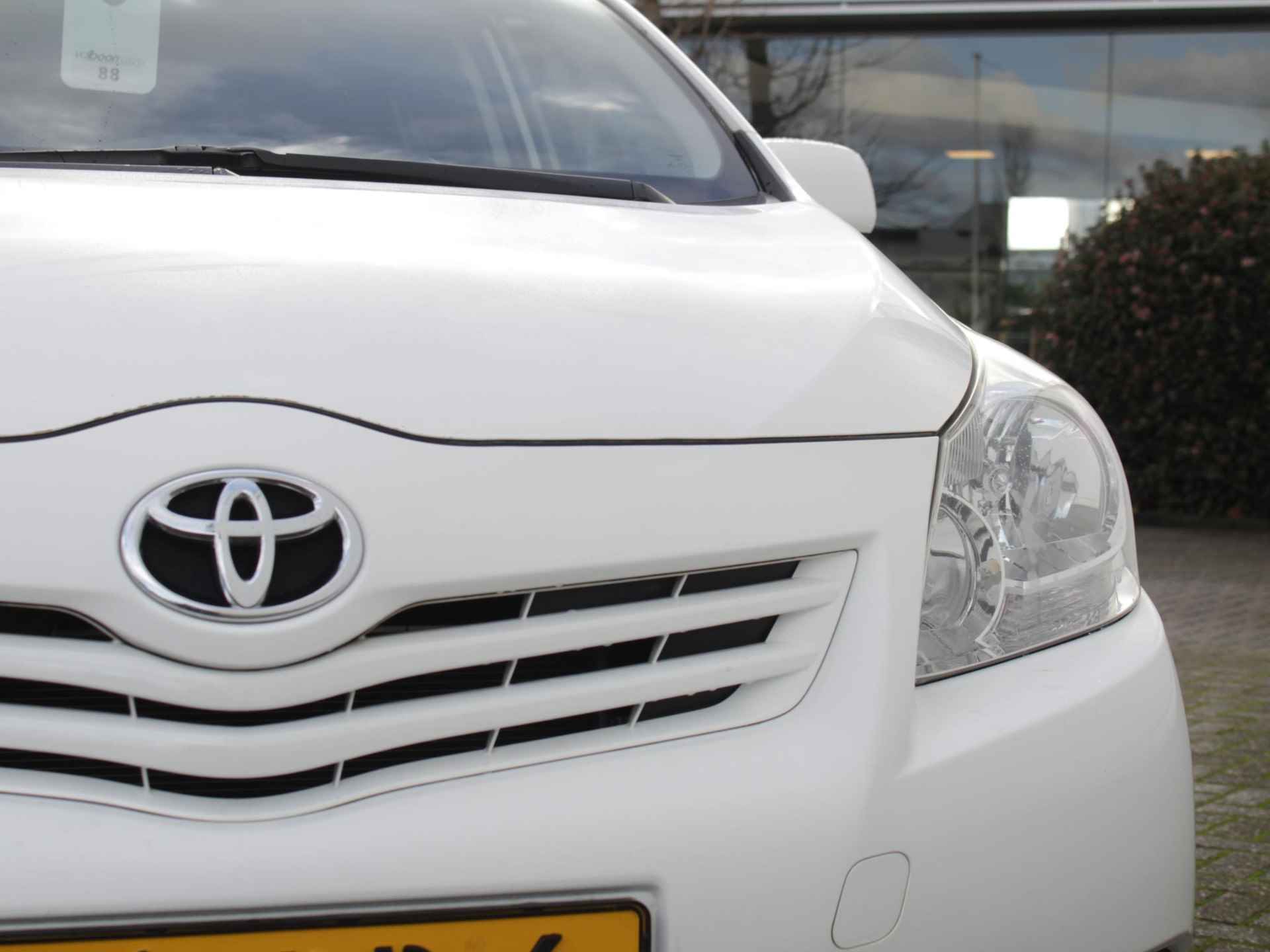 Toyota Verso 1.6 VVT-i Aspiration | Clima | Cruise | Park sens | Lm-Velgen | Trekhaak - 17/24