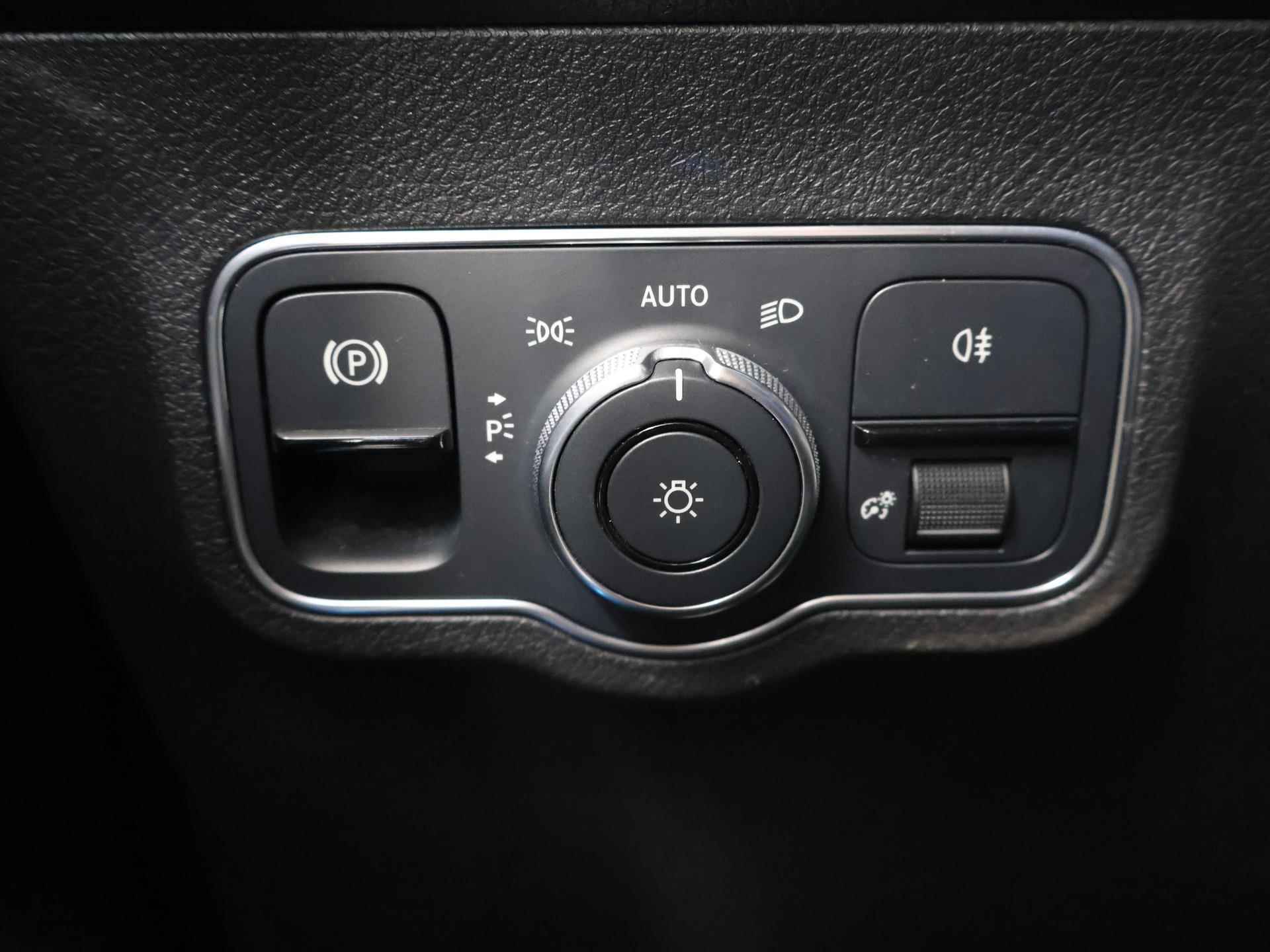 Mercedes-Benz EQB 250 AMG Line 67 kWh | Panoramadak| Keyless Go | Head-up display | Stoelverwarming | Nightpakket | parkeercamera | sfeerverlichting - 30/41