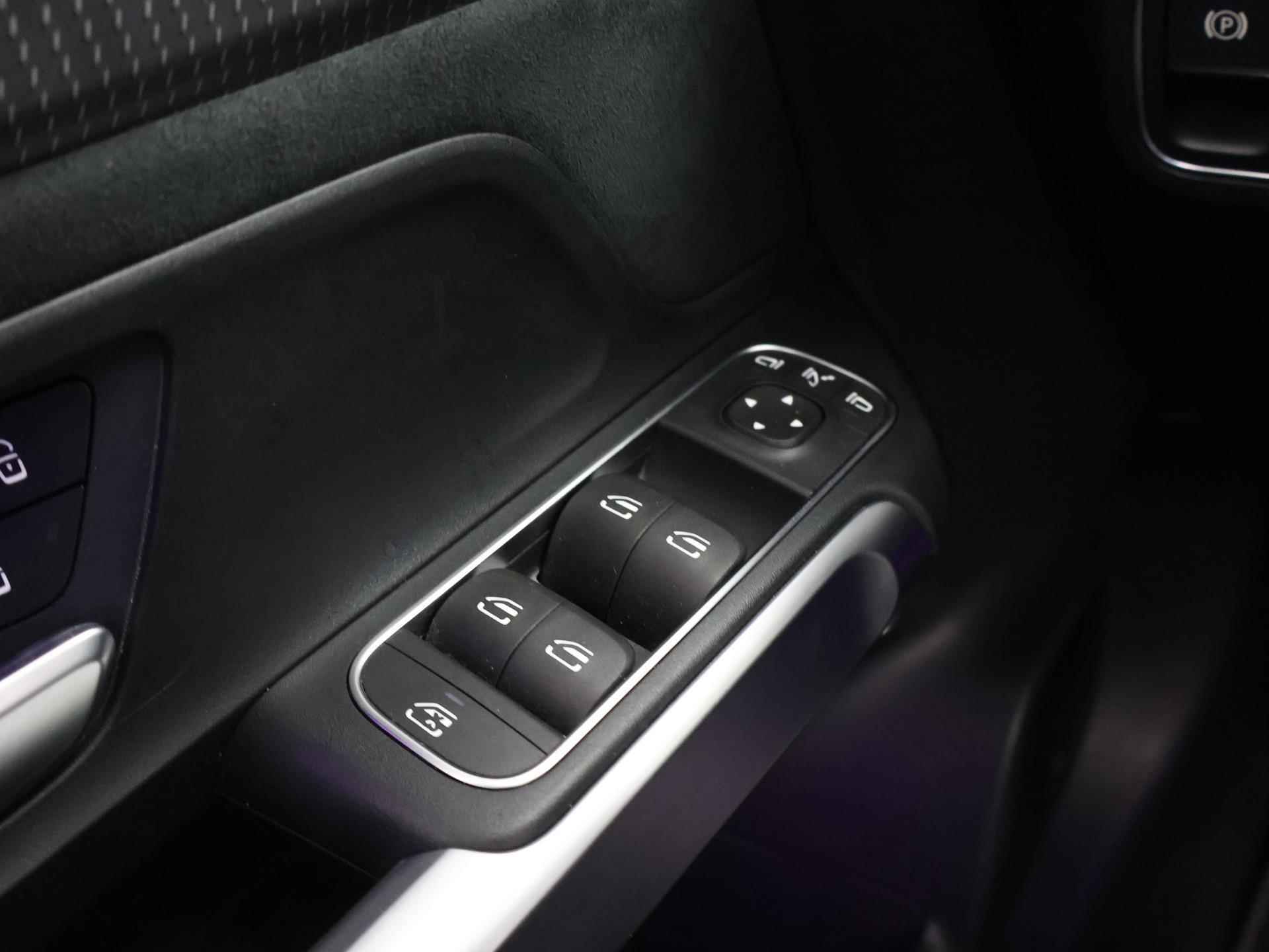 Mercedes-Benz EQB 250 AMG Line 67 kWh | Panoramadak| Keyless Go | Head-up display | Stoelverwarming | Nightpakket | parkeercamera | sfeerverlichting - 31/41