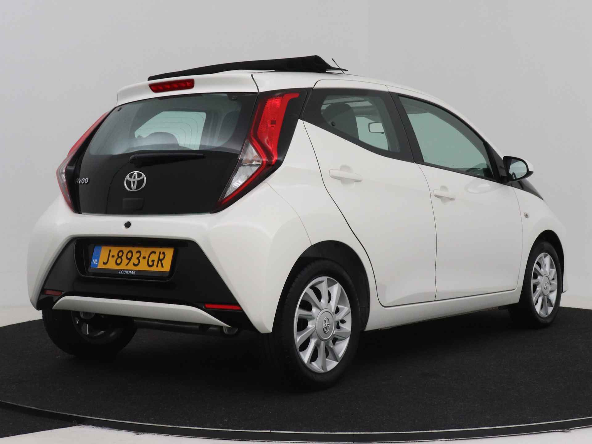 Toyota Aygo 1.0 VVT-i x-play cabrio - 3/51