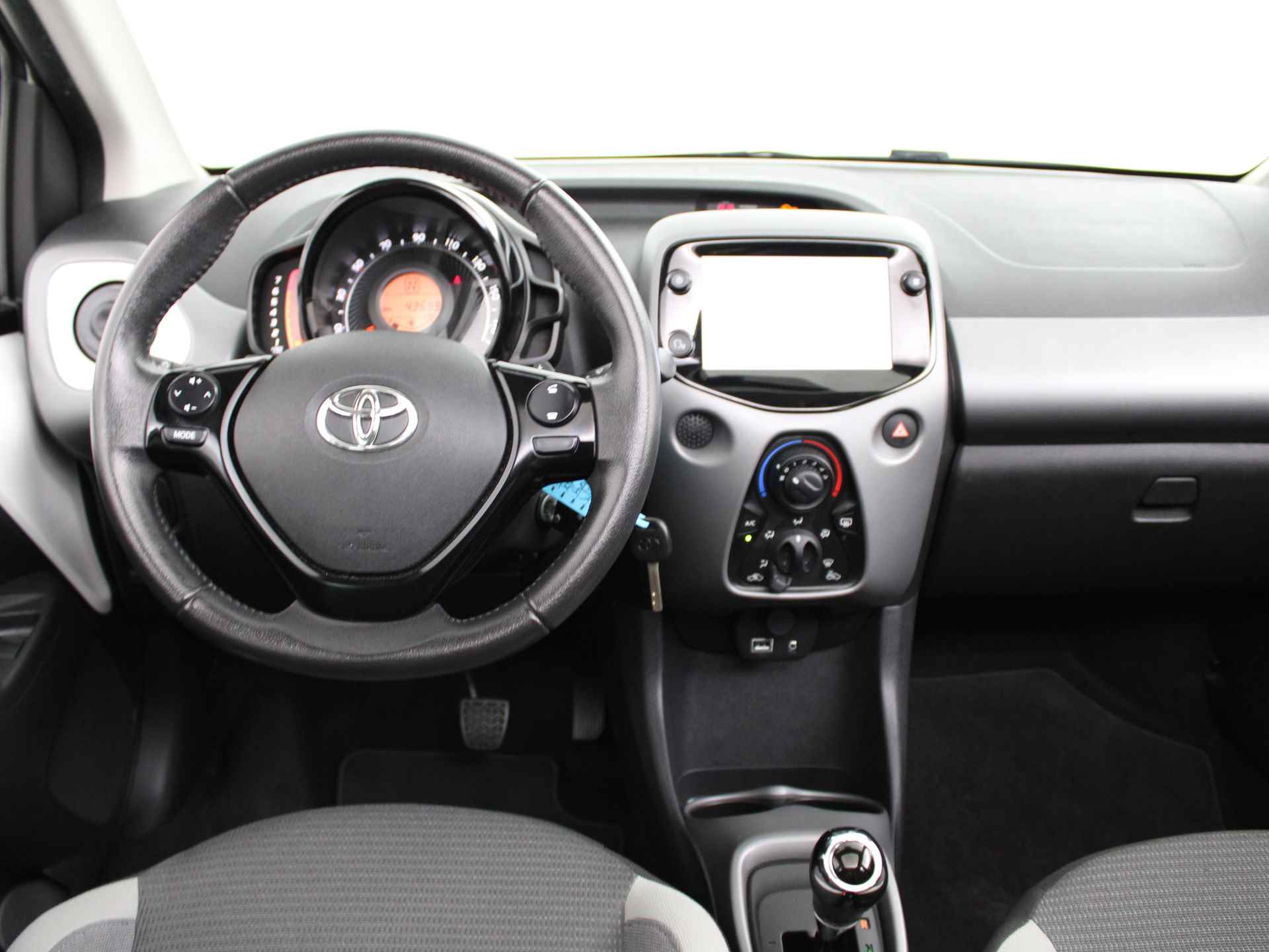 Toyota Aygo 1.0 VVT-i x-play cabrio - 6/51