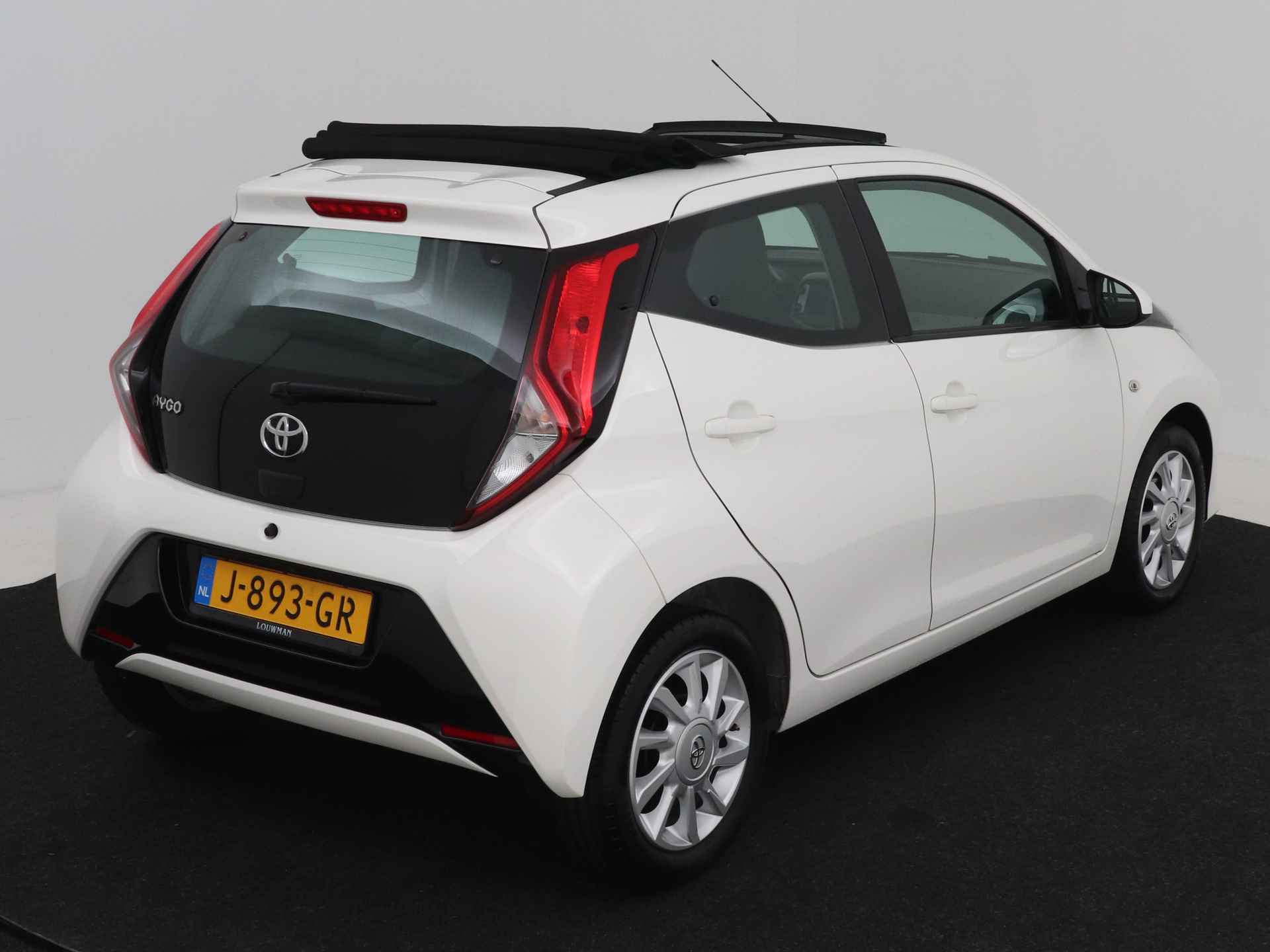 Toyota Aygo 1.0 VVT-i x-play cabrio - 18/51