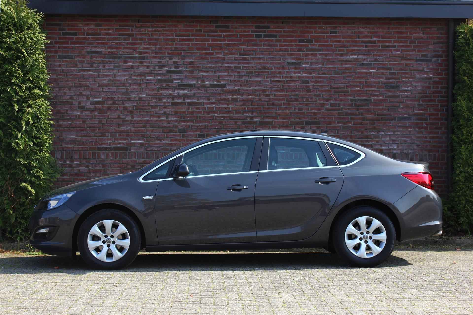 OPEL Astra 1.4 Turbo Start/Stop 140pk BlitZ / TH/NAVI/BT - 4/49