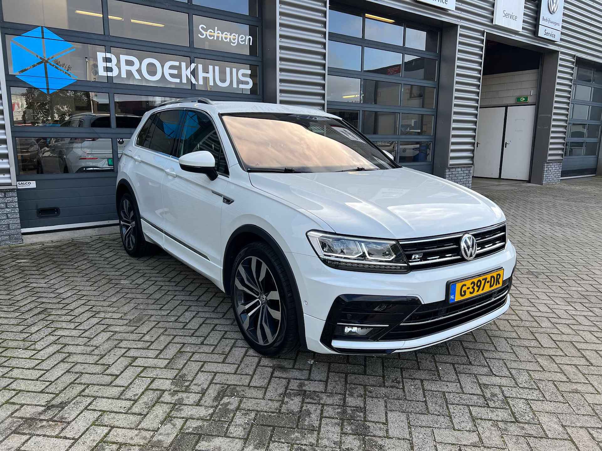 Volkswagen Tiguan 1.5 TSI 150 pk Highline Business R 7-DSG | Trekhaak | Stoel verwarming | Elek. A-Klep | etc | - 4/39