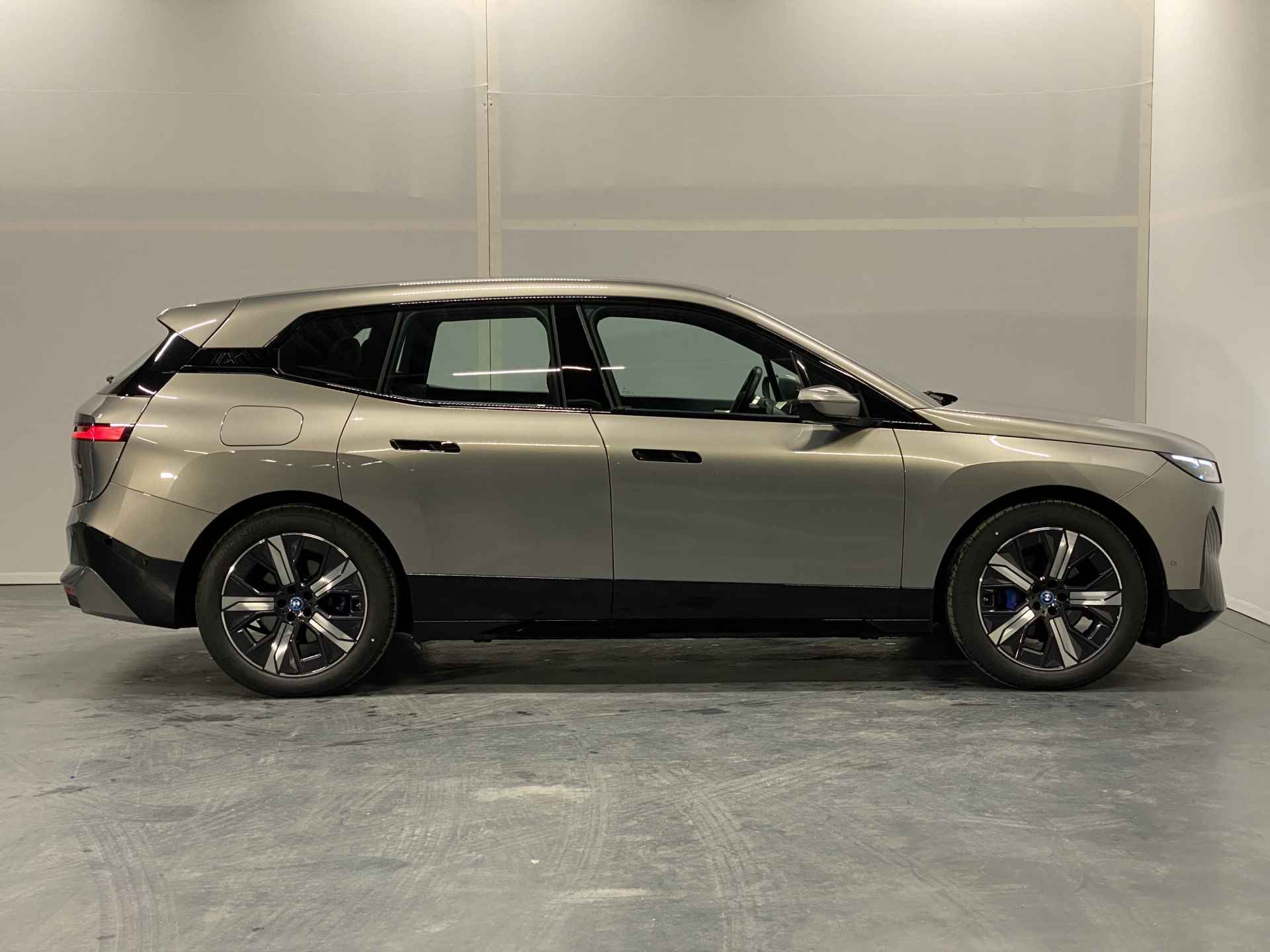 BMW iX xDrive40 Business Edition Plus 77 kWh - 8/20