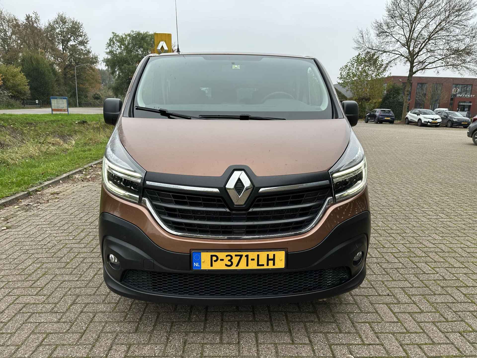 Renault Trafic Passenger 2.0 dCi 120 Grand Zen | 9 persoons | Navi | Airco | Cruise | Sidebars | Trekhaak | Sidebars | Apple Carplay/Android Auto - 4/24