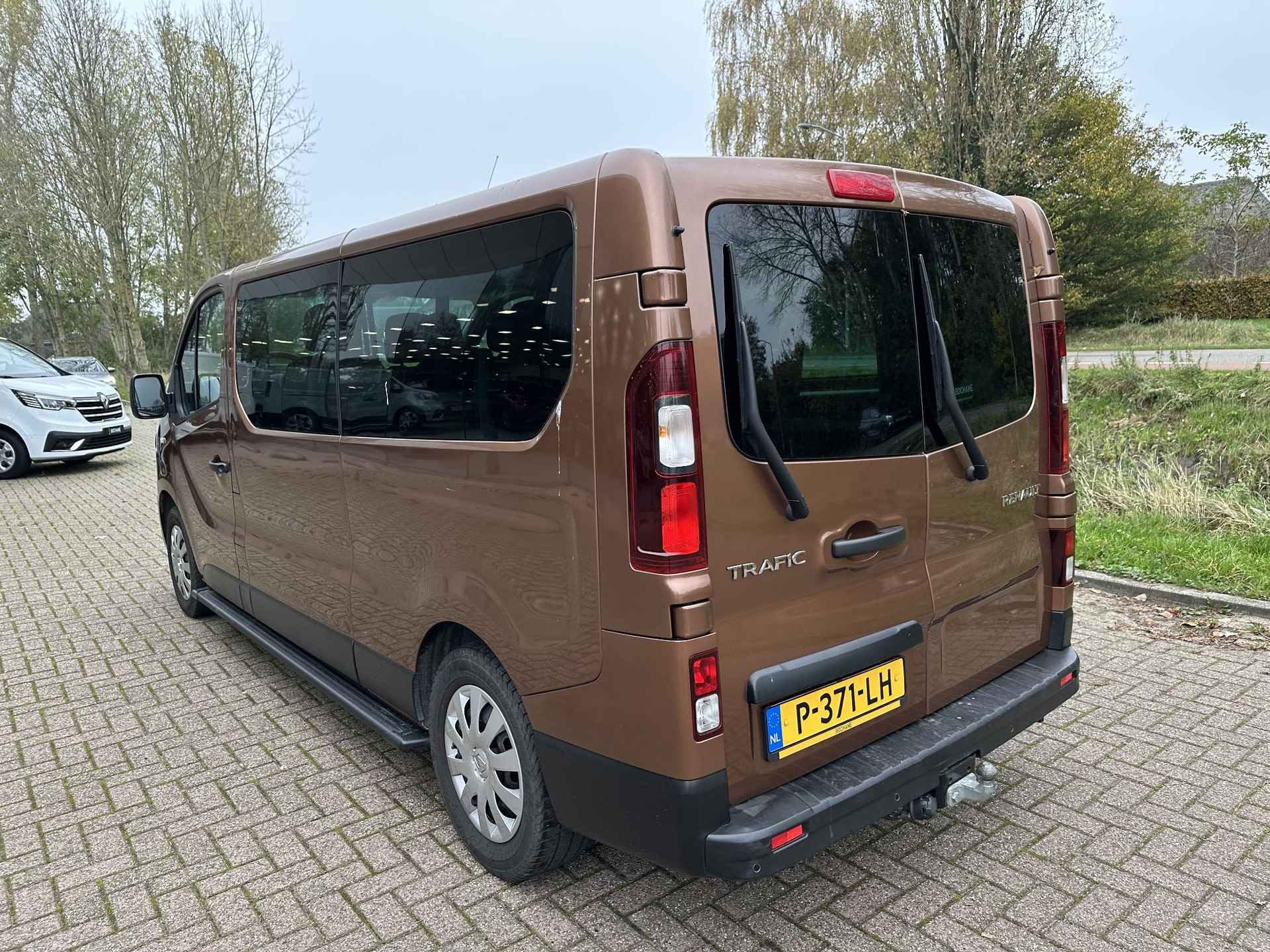 Renault Trafic Passenger 2.0 dCi 120 Grand Zen | 9 persoons | Navi | Airco | Cruise | Sidebars | Trekhaak | Sidebars | Apple Carplay/Android Auto - 7/24