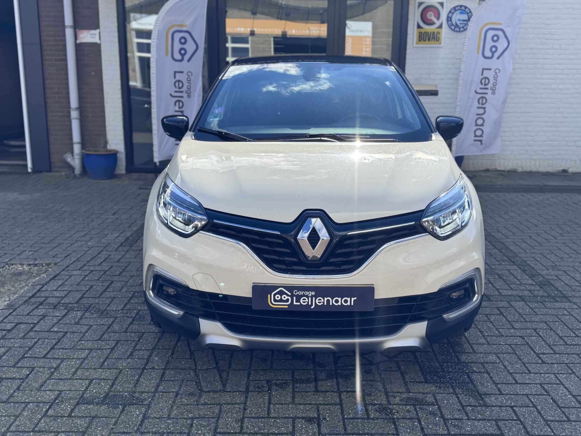 Renault Captur TCE 90 Intens, | Achteruitrijcamera | Trekhaak | Keyless Entry | dealer onderhouden - 3/41