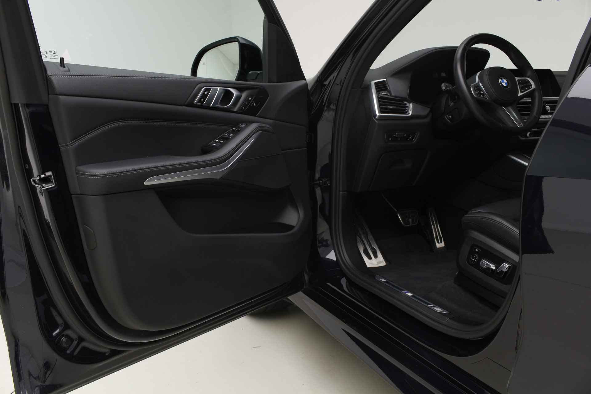 BMW X5 xDrive40i M-Sport | 3e zitrij | 7 zits | Panorama | 22" | Personal CoPilot - 13/34