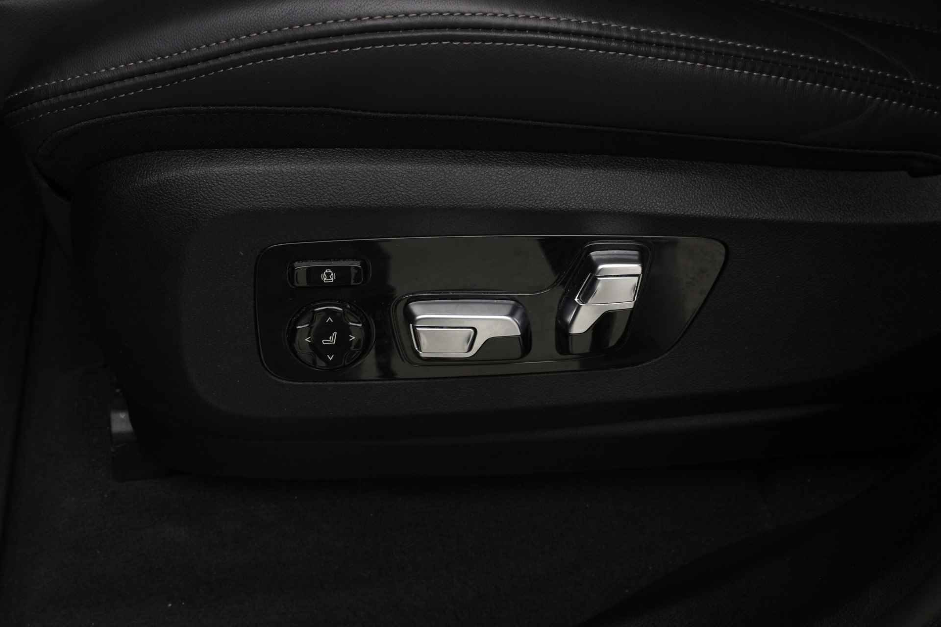 BMW X5 xDrive40i M-Sport | 3e zitrij | 7 zits | Panorama | 22" | Personal CoPilot - 17/34