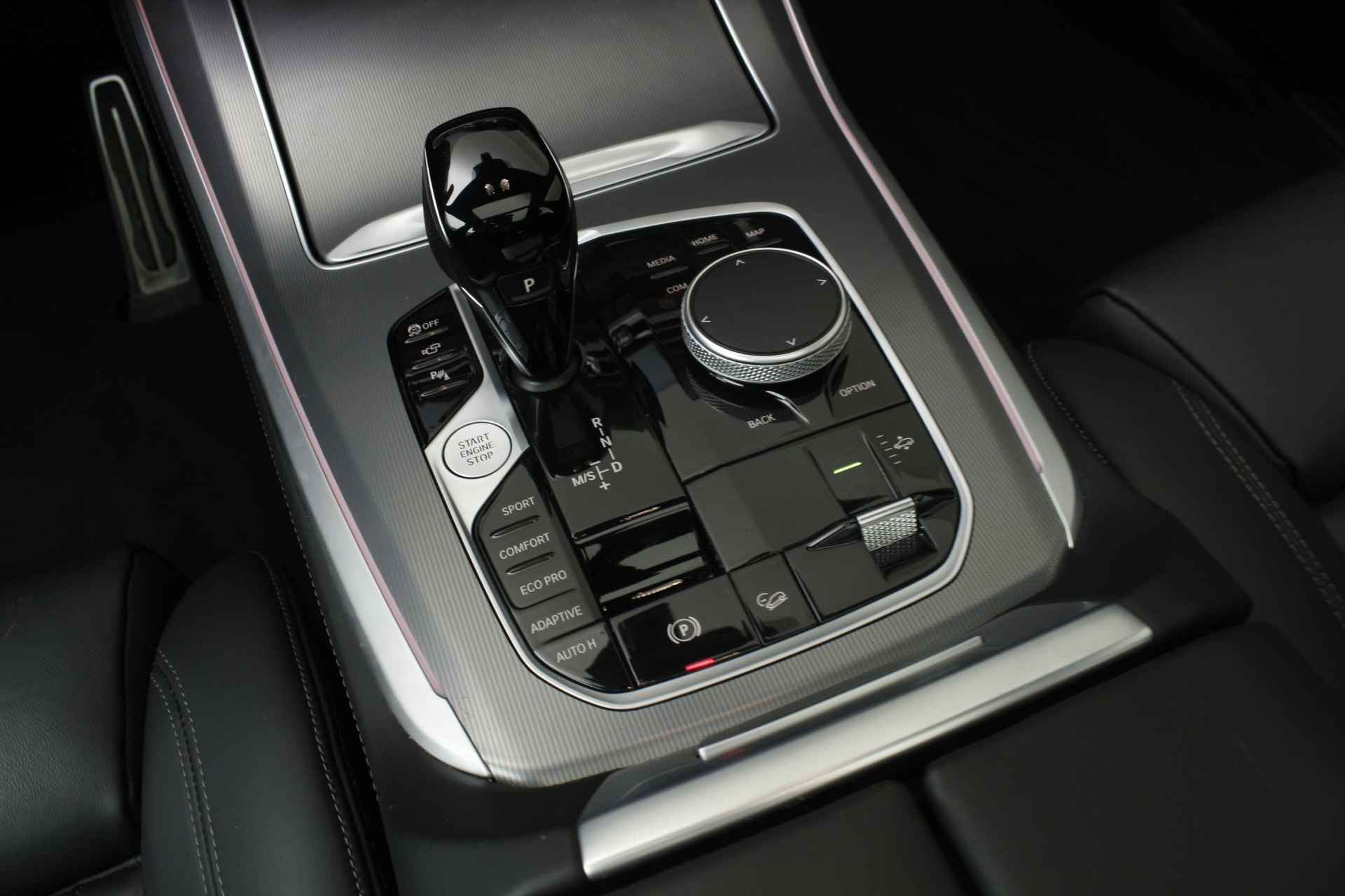 BMW X5 xDrive40i M-Sport | 3e zitrij | 7 zits | Panorama | 22" | Personal CoPilot - 21/34