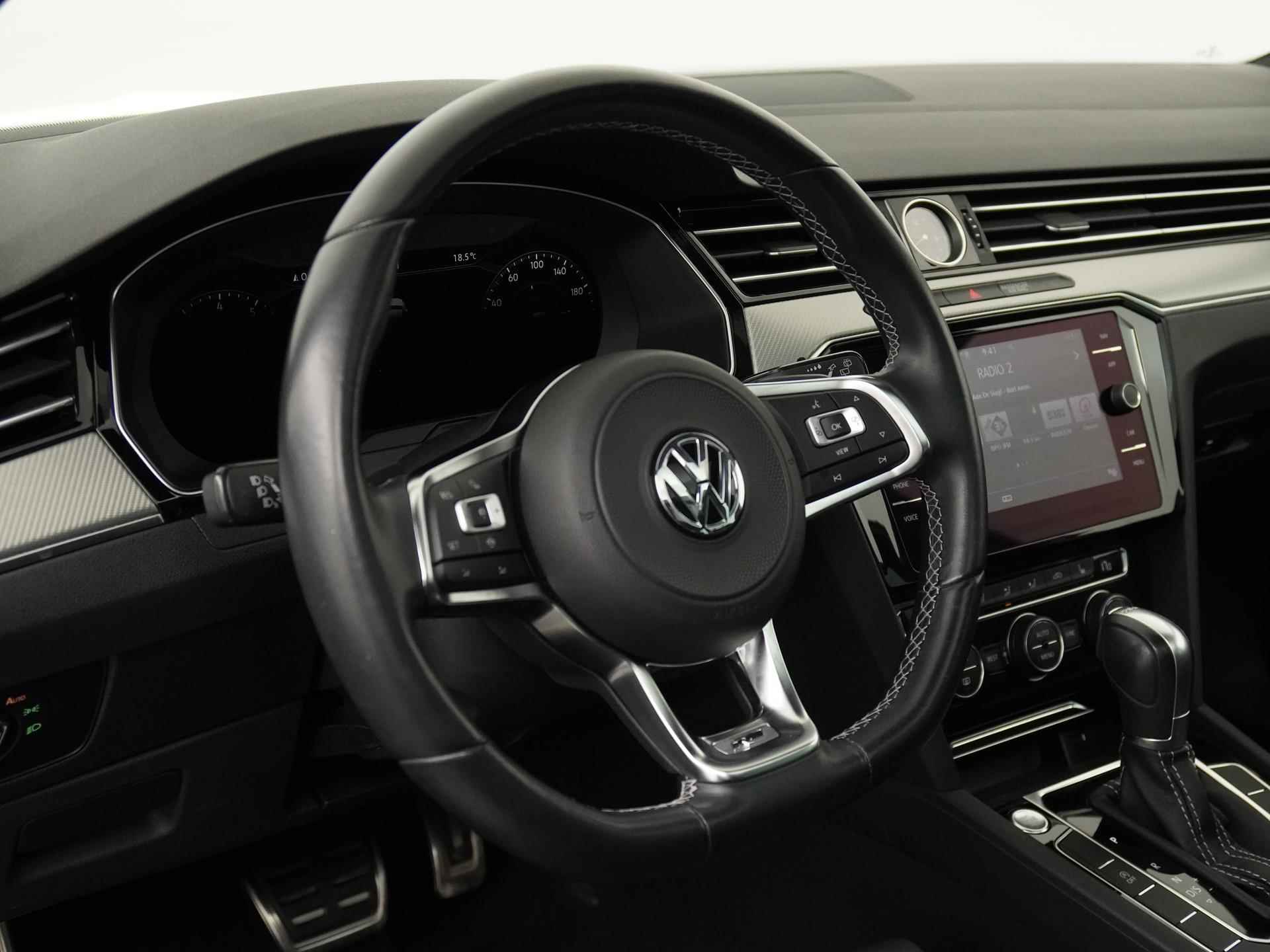 Volkswagen Passat Variant 1.5 TSI R-Line DSG | Panoramadak | Digital Cockpit | Leder | Trekhaak | Zondag Open! - 35/41
