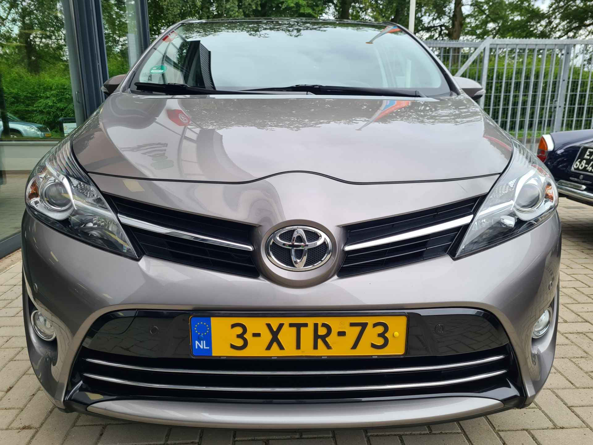 Toyota Verso 1.8 VVT-i Automaat Dynamic Business Top 5 editie - 17/19