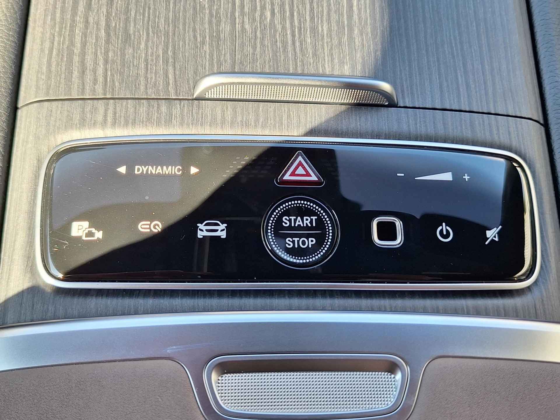 Mercedes-Benz EQS 580 4MATIC | Hyperscreen | AMG | Panoramadak | Achterasbesturing | 360° Camera | Head-up Display | Burmester - 34/45