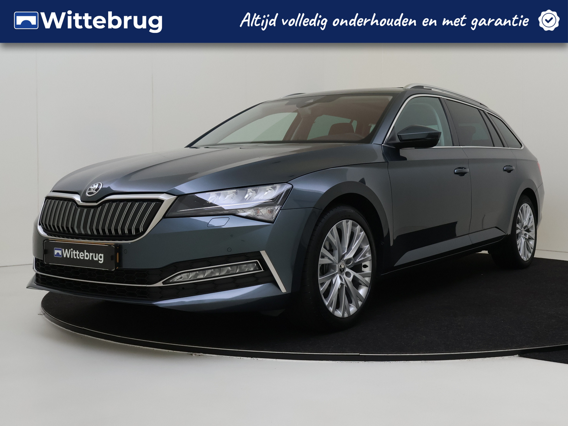 Škoda Superb Combi 1.4 TSI iV Business Edition Automaat Plug in Hybride Trekhaak | Digitaal dashboard | Panoramadak