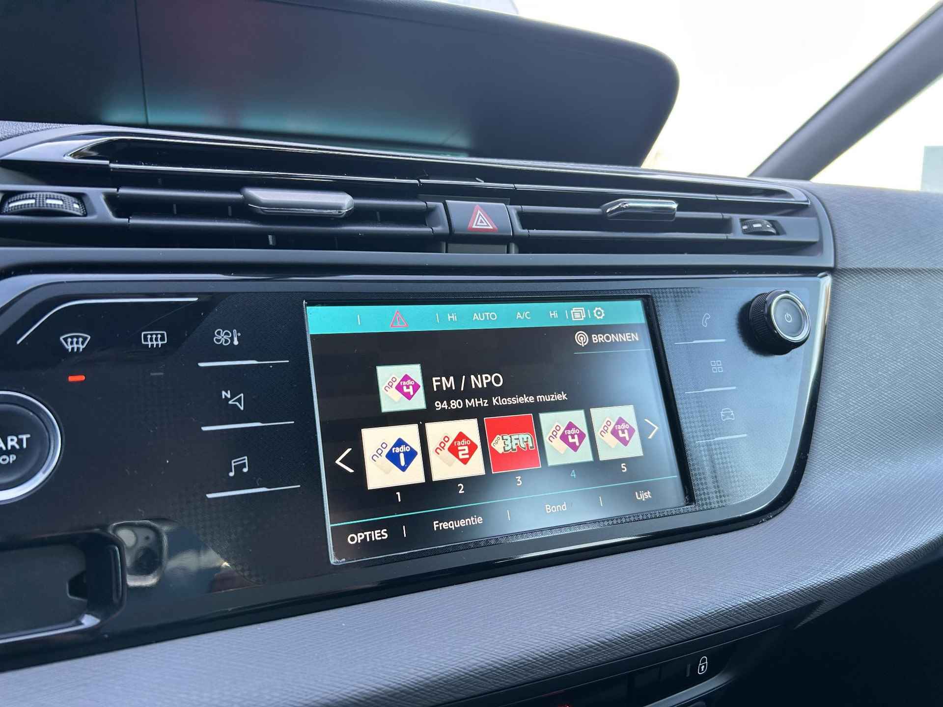 Citroen C4 Picasso 1.2 130pk Feel | TREKHAAK | NAVIGATIE | CAMERA | CLIMATE CONTROL | CARPLAY | KEYLESS | PDC | LMV 16 INCH - 20/32