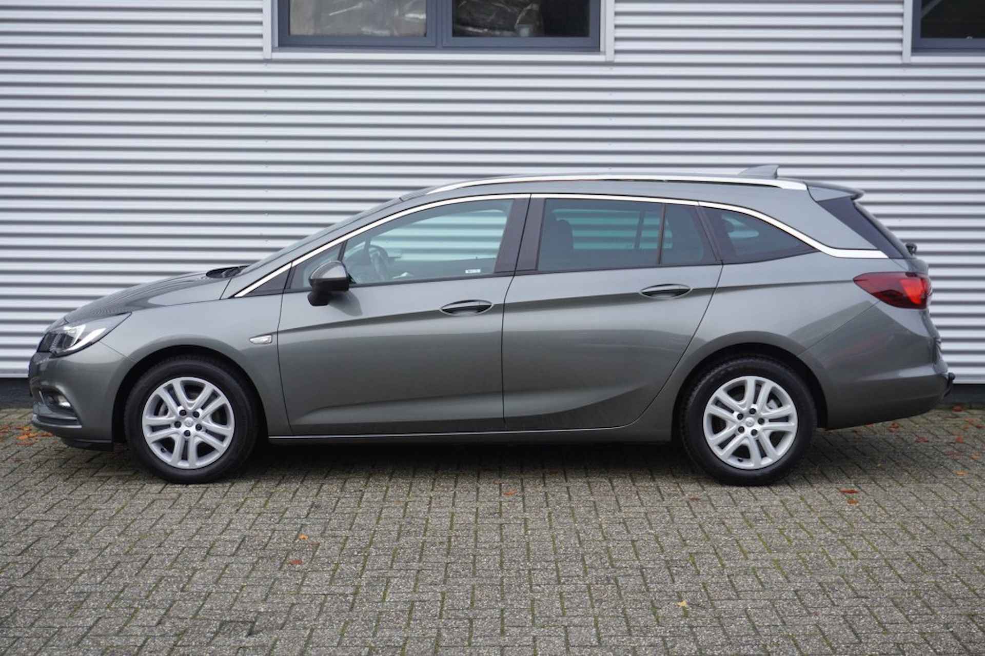 OPEL Astra Sports Tourer 1.0 Turbo Online Edition / Trekhaak / Navi / PDC - 3/26