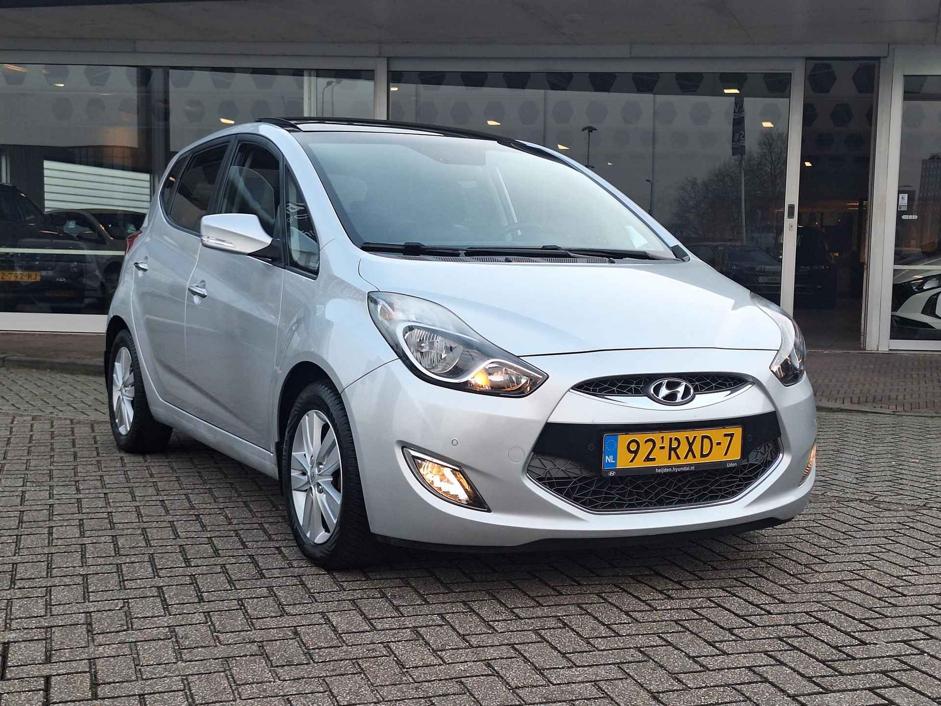 Hyundai ix20 1.6i i-Catcher Automaat | Rijklaarprijs! | Full Options! | Trekhaak | Pano Dak | Lederen bekleding | Inclusief 12 mnd Bovag-Garantie! | - 10/43