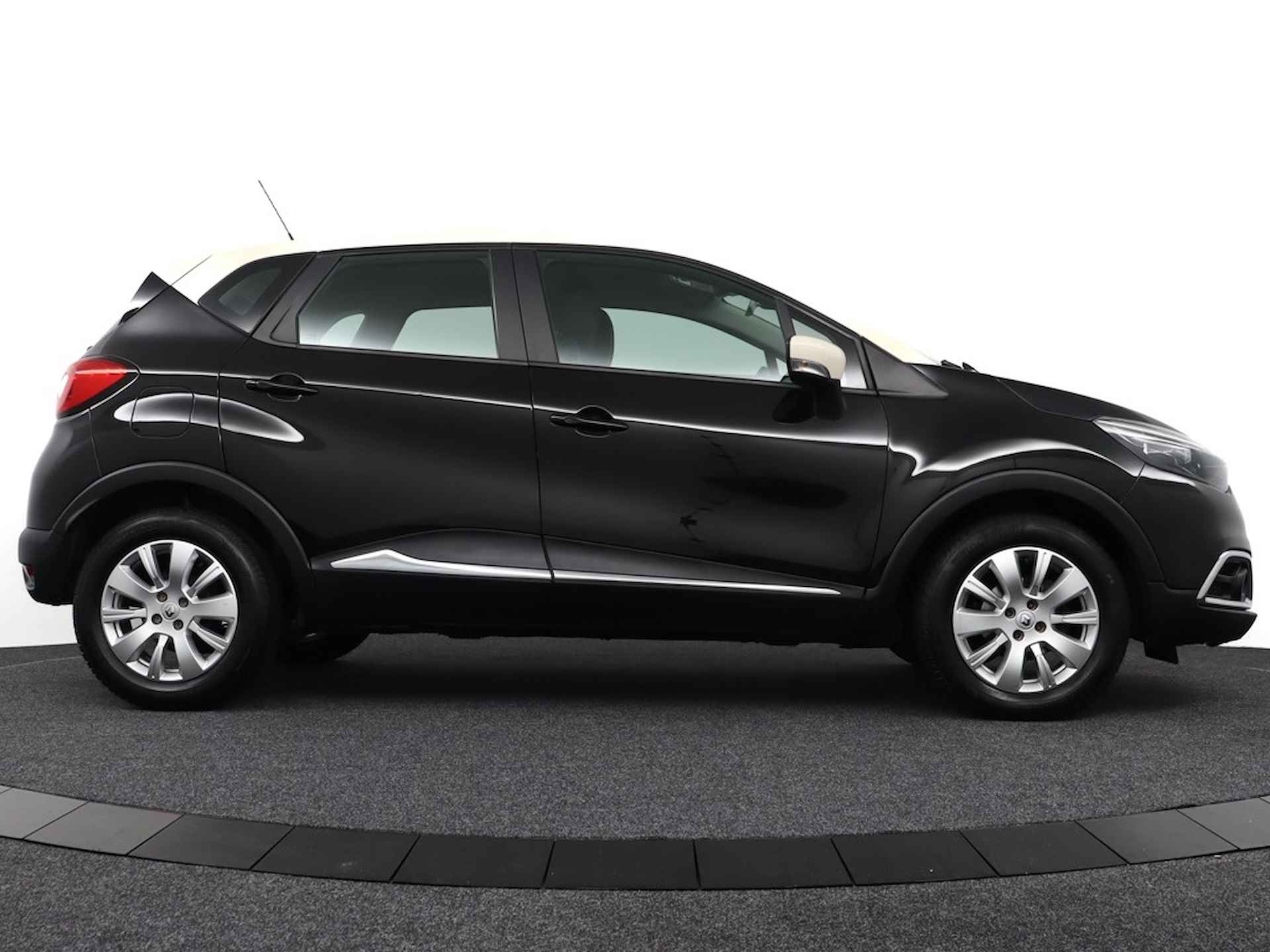 Renault Captur 0.9 TCE DYNAMIQUE ECC/CRUISE/NAV/KEYLESS.ENTRY/PARK.SENS/LMV - 8/49