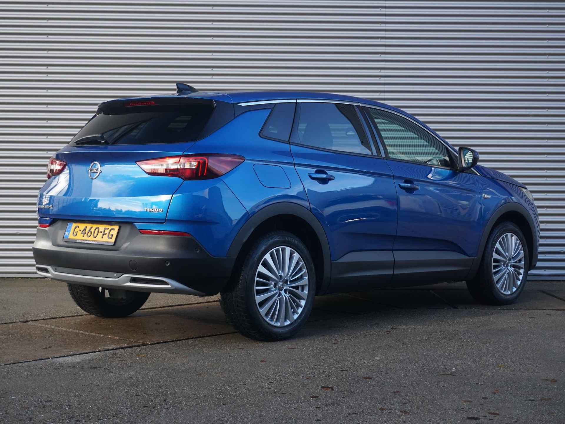 Opel Grandland X 1.2 Turbo Business Executive - 3/50