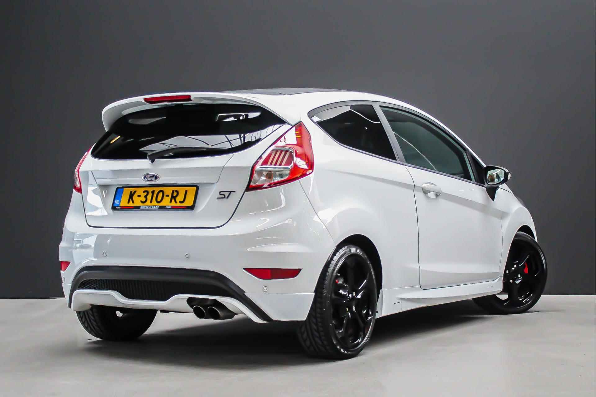 Ford Fiesta 1.6 182pk ST2 STYLE PACK |facelift|stoelverwarming|LED-dagrijverlichting|bluetooth|parkeersensoren|voorruitverwarming|17"| - 2/28