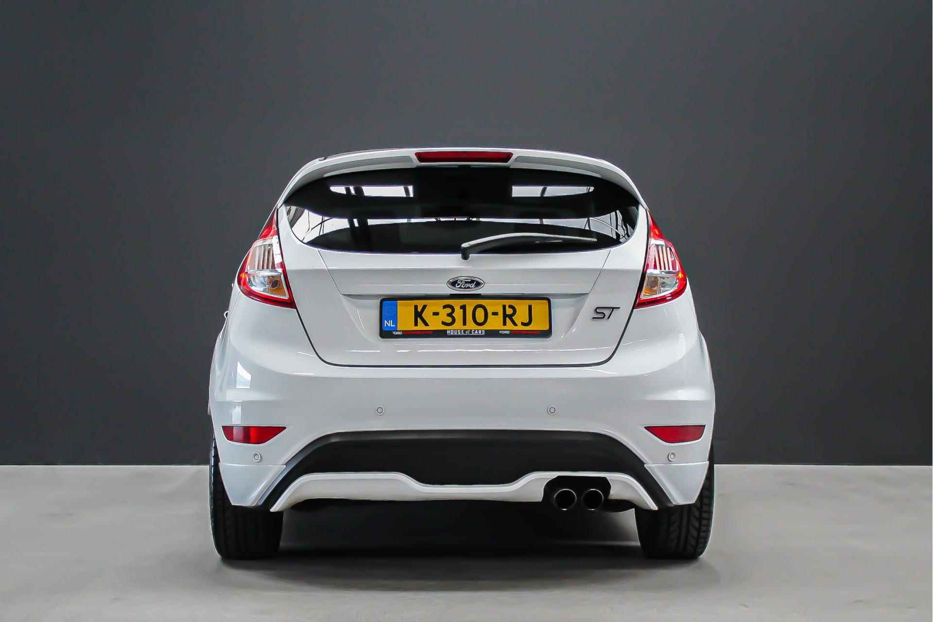 Ford Fiesta 1.6 182pk ST2 STYLE PACK |facelift|stoelverwarming|LED-dagrijverlichting|bluetooth|parkeersensoren|voorruitverwarming|17"| - 12/28