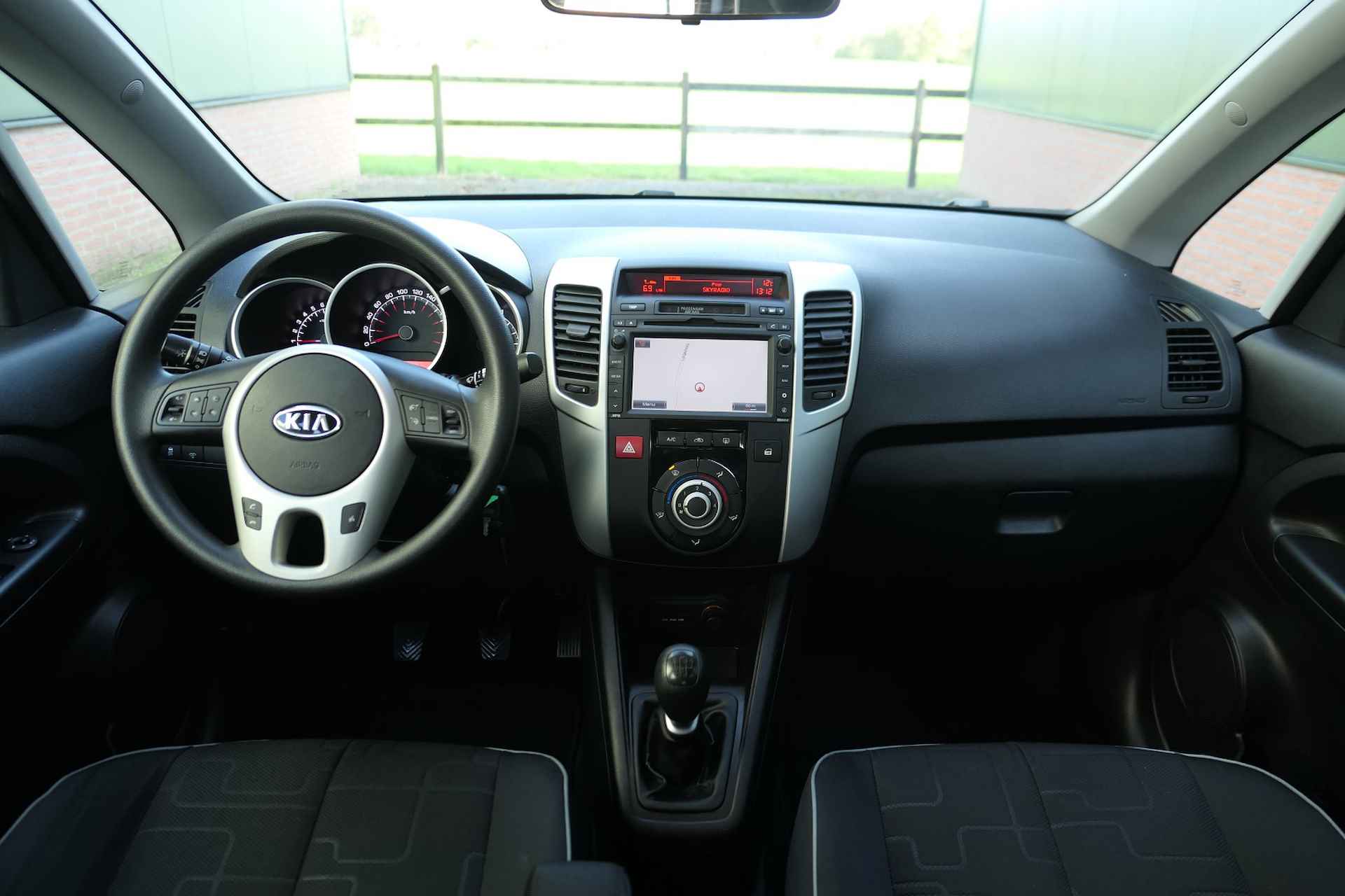 Kia Venga 1.4 CVVT Seven NL, Dealer oh, Boekjes, Airco, Navi, Cruise, Tel. .. Veeel auto .. Hogere instap en zit .. BETROUWBAAR !! - 27/44