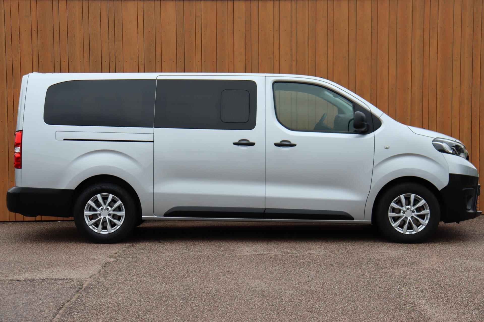 Toyota PROACE Shuttle 1.5 D-4D Navigator Long 9-persoons org. NL-auto - 5/26