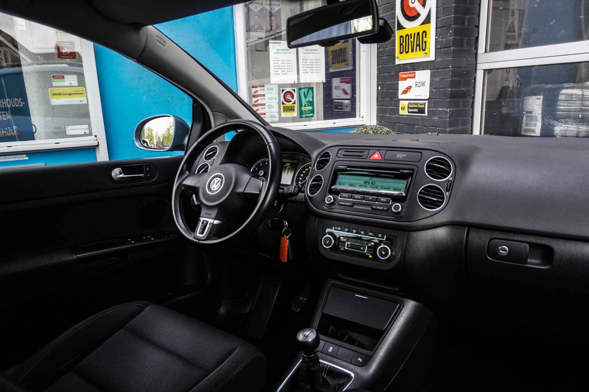 Volkswagen Golf Plus 1.2 TSI Highline BlueMotion | Parkeer sensor V + A | Cruise Control | Microvezel Bekleding | Airco Automatisch | 12 maand Bovag Garantie - 4/27
