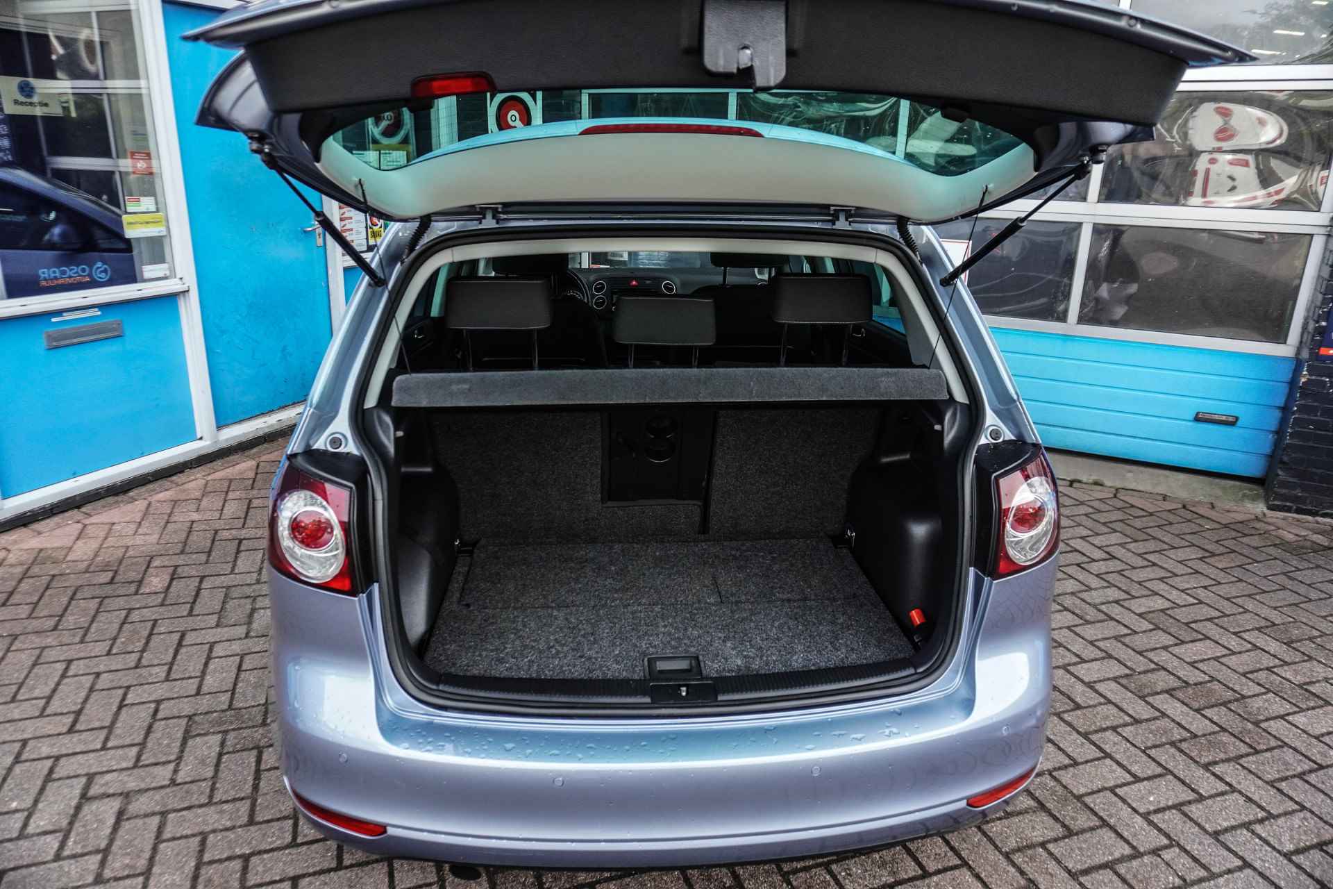 Volkswagen Golf Plus 1.2 TSI Highline BlueMotion | Parkeer sensor V + A | Cruise Control | Microvezel Bekleding | Airco Automatisch | 12 maand Bovag Garantie - 23/27