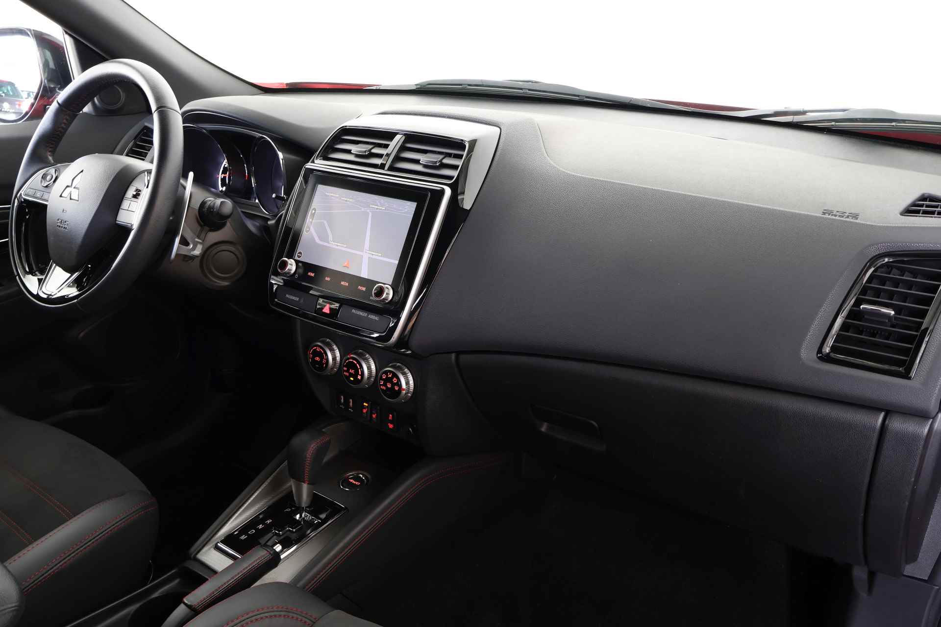 Mitsubishi ASX 2.0 Intense AWD / LED / Leder / Navi / Aut / CarPlay / Cam - 6/29