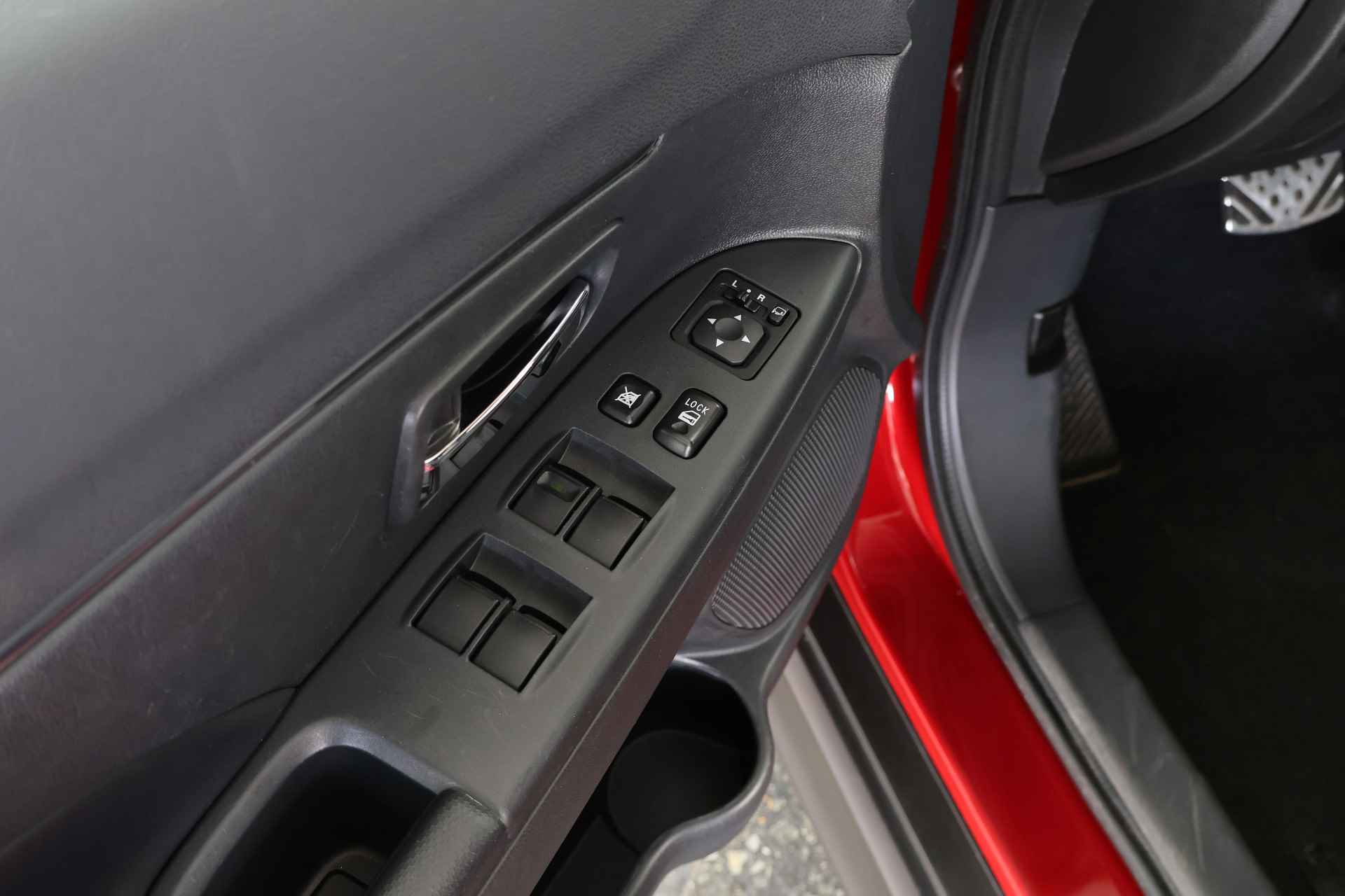 Mitsubishi ASX 2.0 Intense AWD / LED / Leder / Navi / Aut / CarPlay / Cam - 19/29