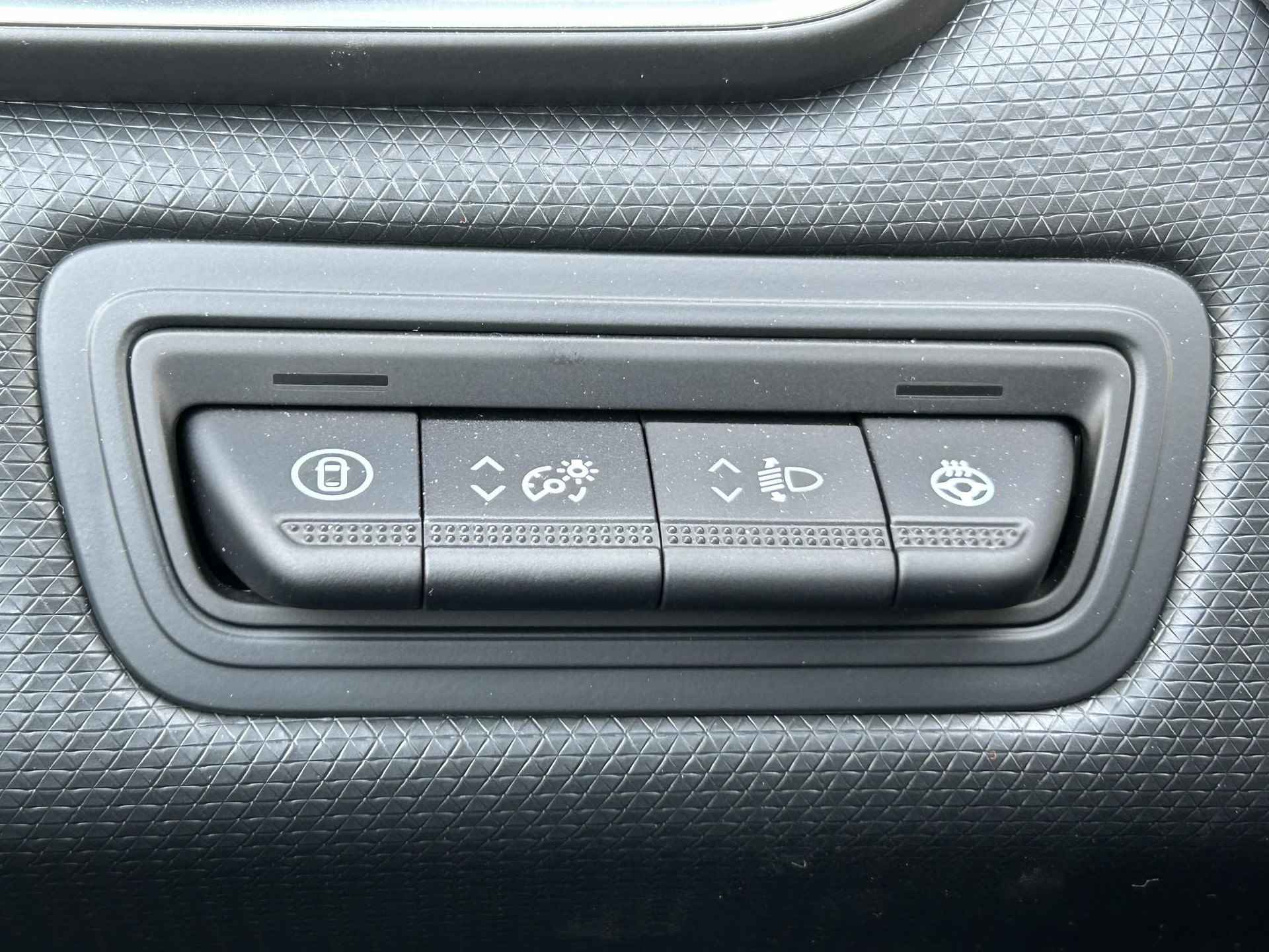 Mitsubishi Colt 1.6 HEV Intense+ | Achteruitrijcamera | Dodehoekassistent | Apple Carplay | Navigatie | Parkeersensoren - 17/33