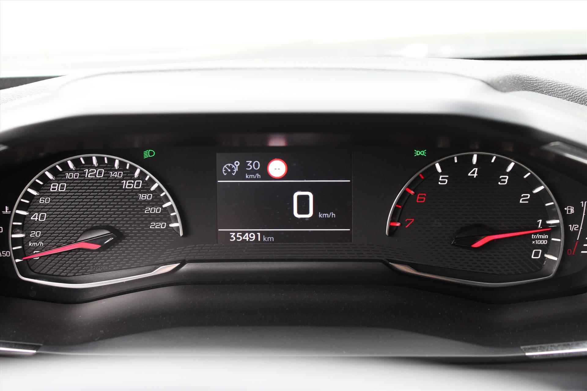 Peugeot 2008 1.2 Puretech 100pk Active Pack | Cruise Control | 16" Lm velgen | Navigatie - 19/30