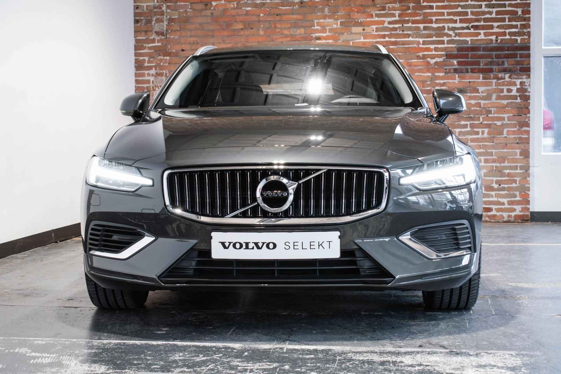 Volvo V60 T8 Automaat Recharge AWD Inscription | Harman Kardon audio | Interieur voorverwarming | Adaptieve Cruise Control | Blind Spot | DAB | Semi Elektrische Trekhaak - 7/32