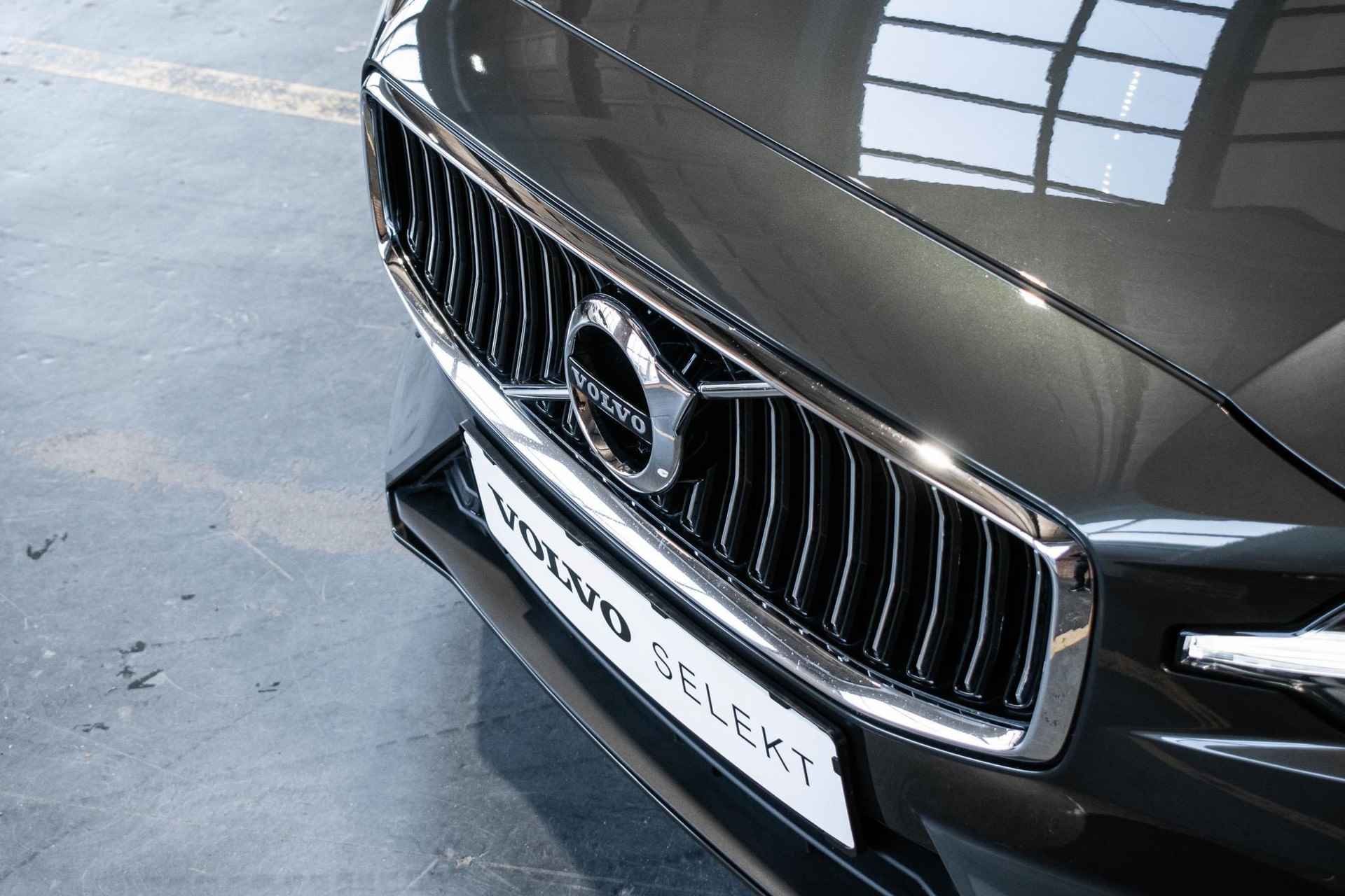 Volvo V60 T8 Automaat Recharge AWD Inscription | Harman Kardon audio | Interieur voorverwarming | Adaptieve Cruise Control | Blind Spot | DAB | Semi Elektrische Trekhaak - 12/32