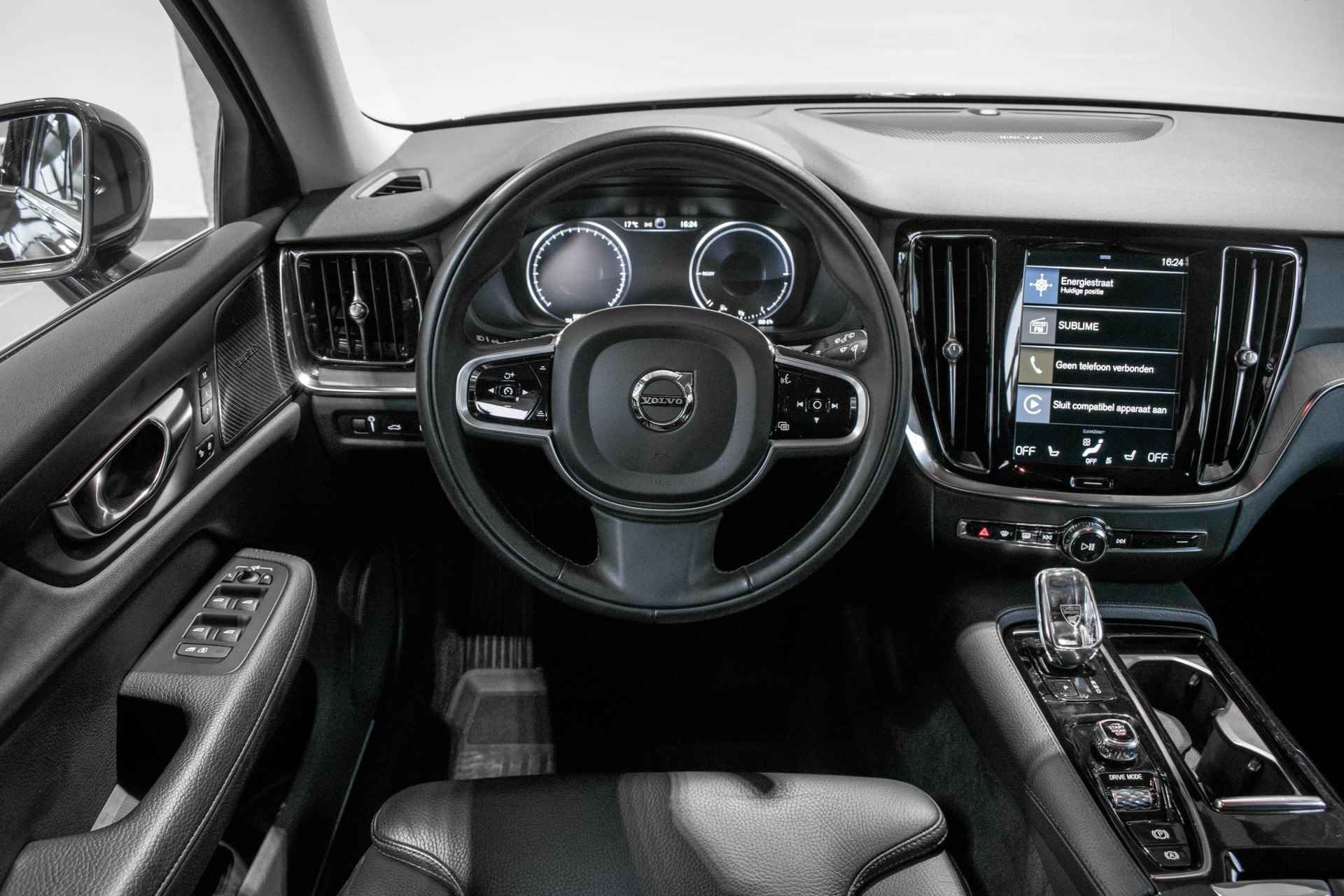 Volvo V60 T8 Automaat Recharge AWD Inscription | Harman Kardon audio | Interieur voorverwarming | Adaptieve Cruise Control | Blind Spot | DAB | Semi Elektrische Trekhaak - 17/32
