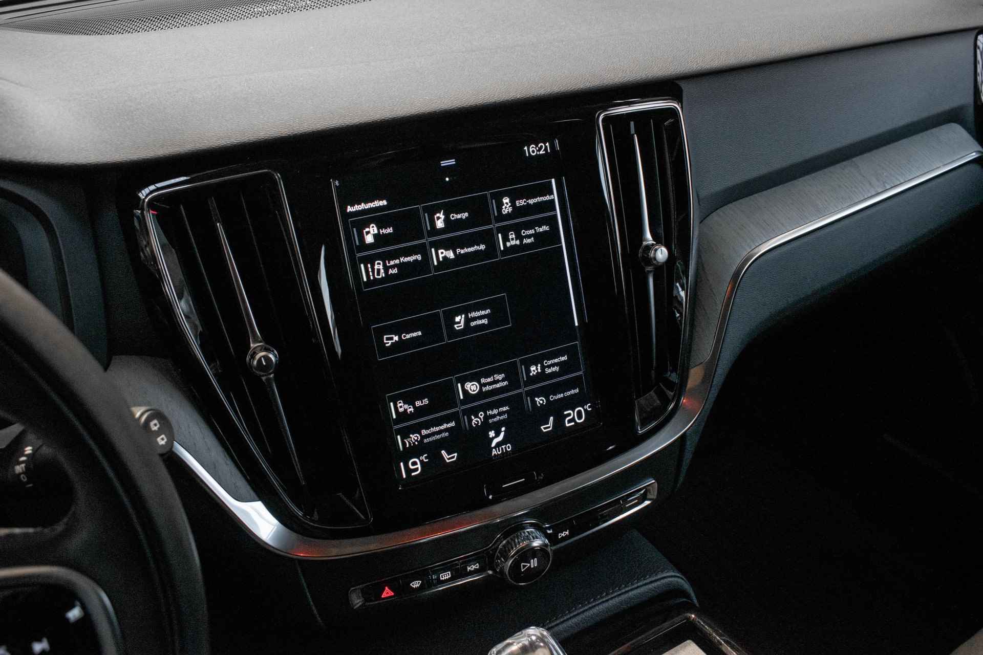 Volvo V60 T8 Automaat Recharge AWD Inscription | Harman Kardon audio | Interieur voorverwarming | Adaptieve Cruise Control | Blind Spot | DAB | Semi Elektrische Trekhaak - 21/32