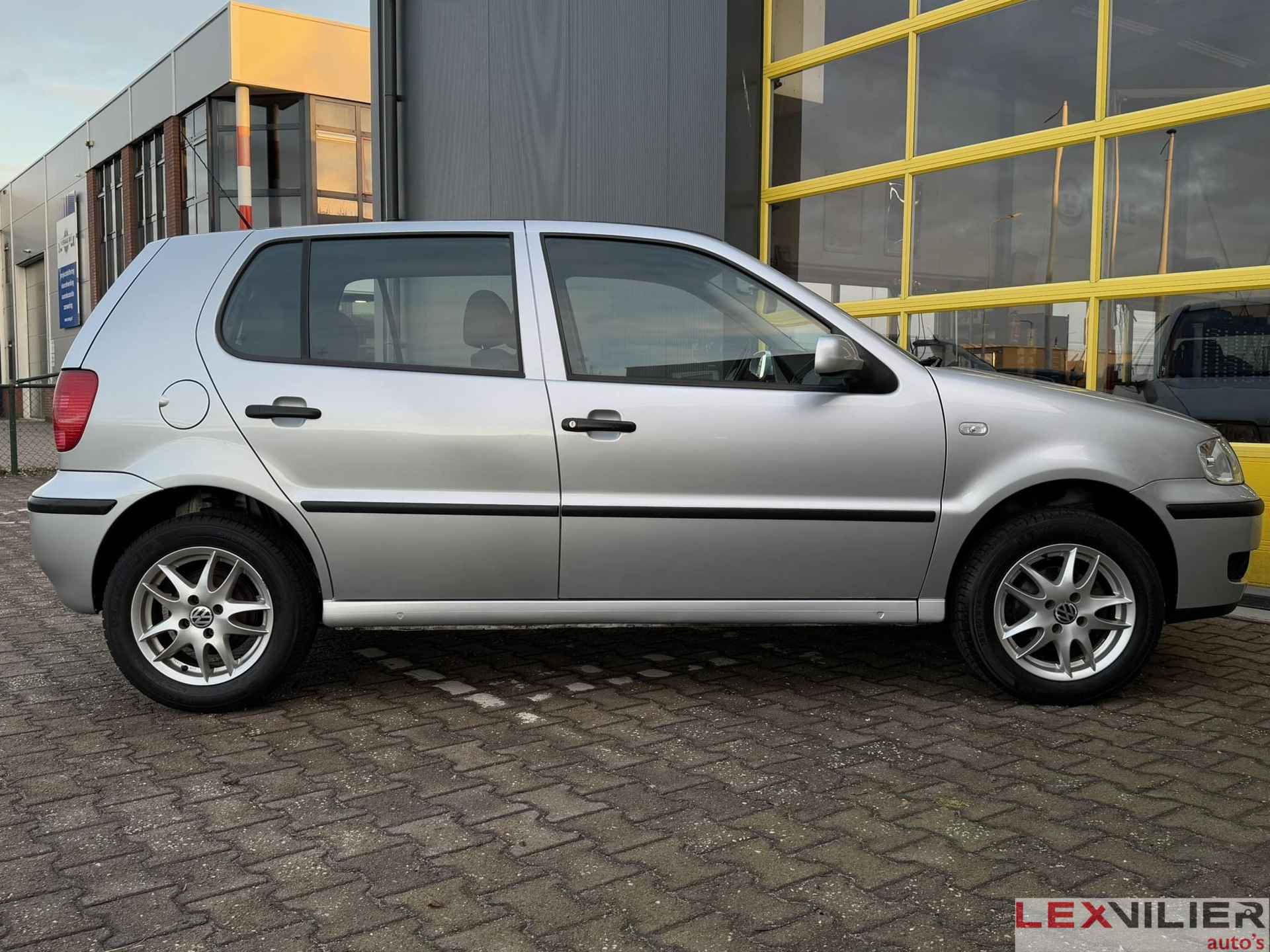 Volkswagen Polo 1.4 Comfortline - 5/18