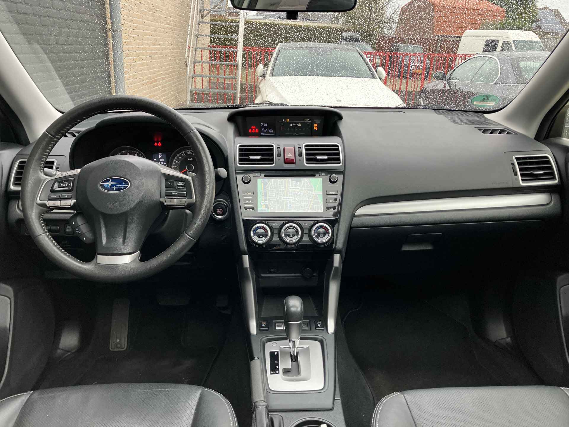 Subaru Forester 2.0 Premium AWD 150 pk AUT. | navigatie | lederen bekleding | schuif/kanteldak | trekhaak | cruise | parkeersensor - 18/44