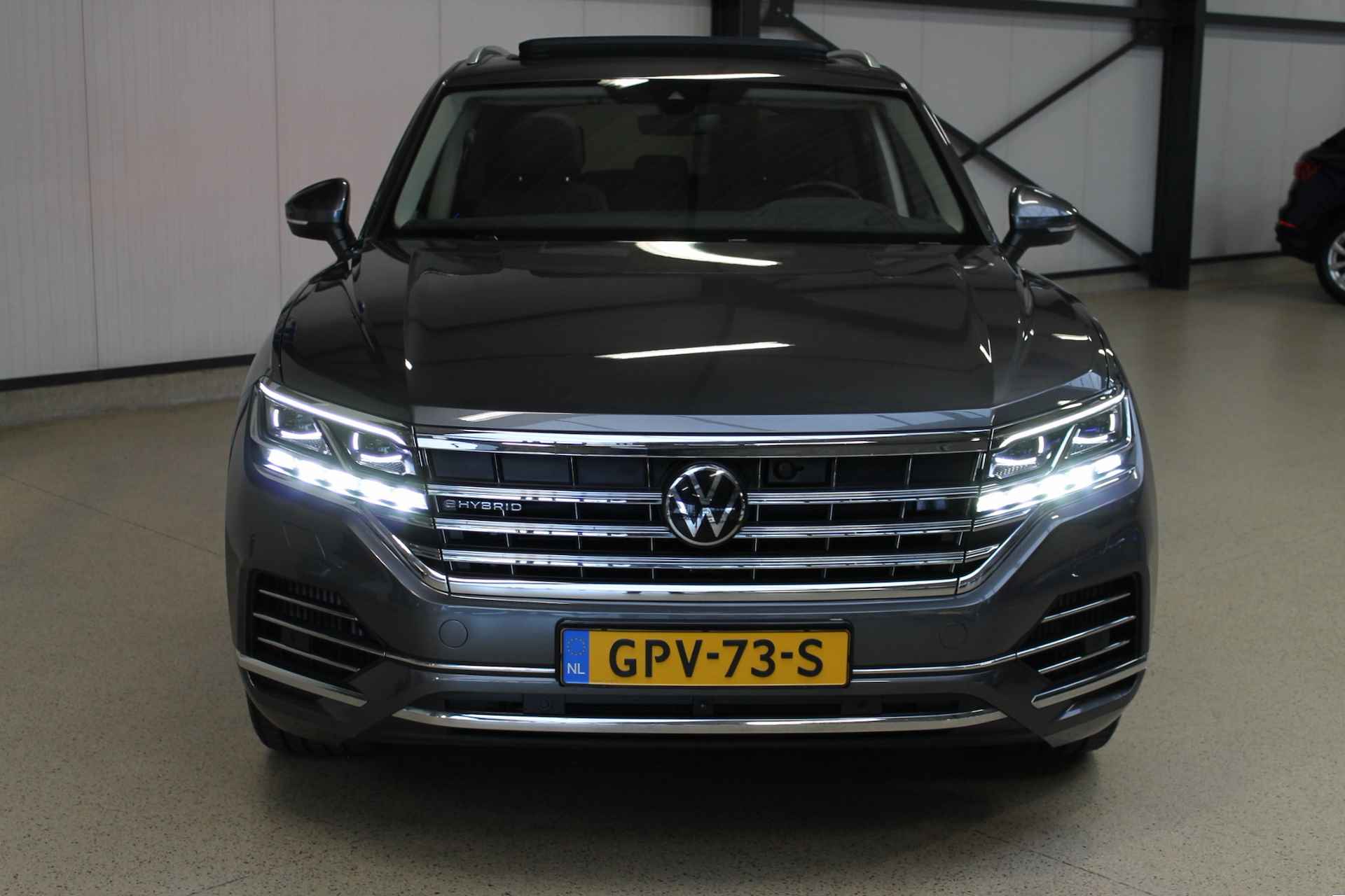 Volkswagen Touareg 3.0 TSi 380pk eHybrid 4MOTION Atmosphere | Full Options | 360° camera | Nachtzicht camera | H.U.D. | Luchtvering etc. | 100% (Dealer) onderhouden label | ALL-IN RIJKLAARPRIJS - 3/63