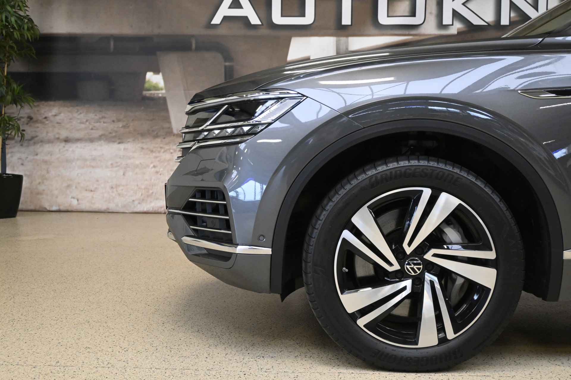 Volkswagen Touareg 3.0 TSi 380pk eHybrid 4MOTION Atmosphere | Luchtvering | 360° camera | Nachtzicht | H.U.D. | 100% (Dealer) onderhouden label | ALL-IN RIJKLAARPRIJS - 11/80