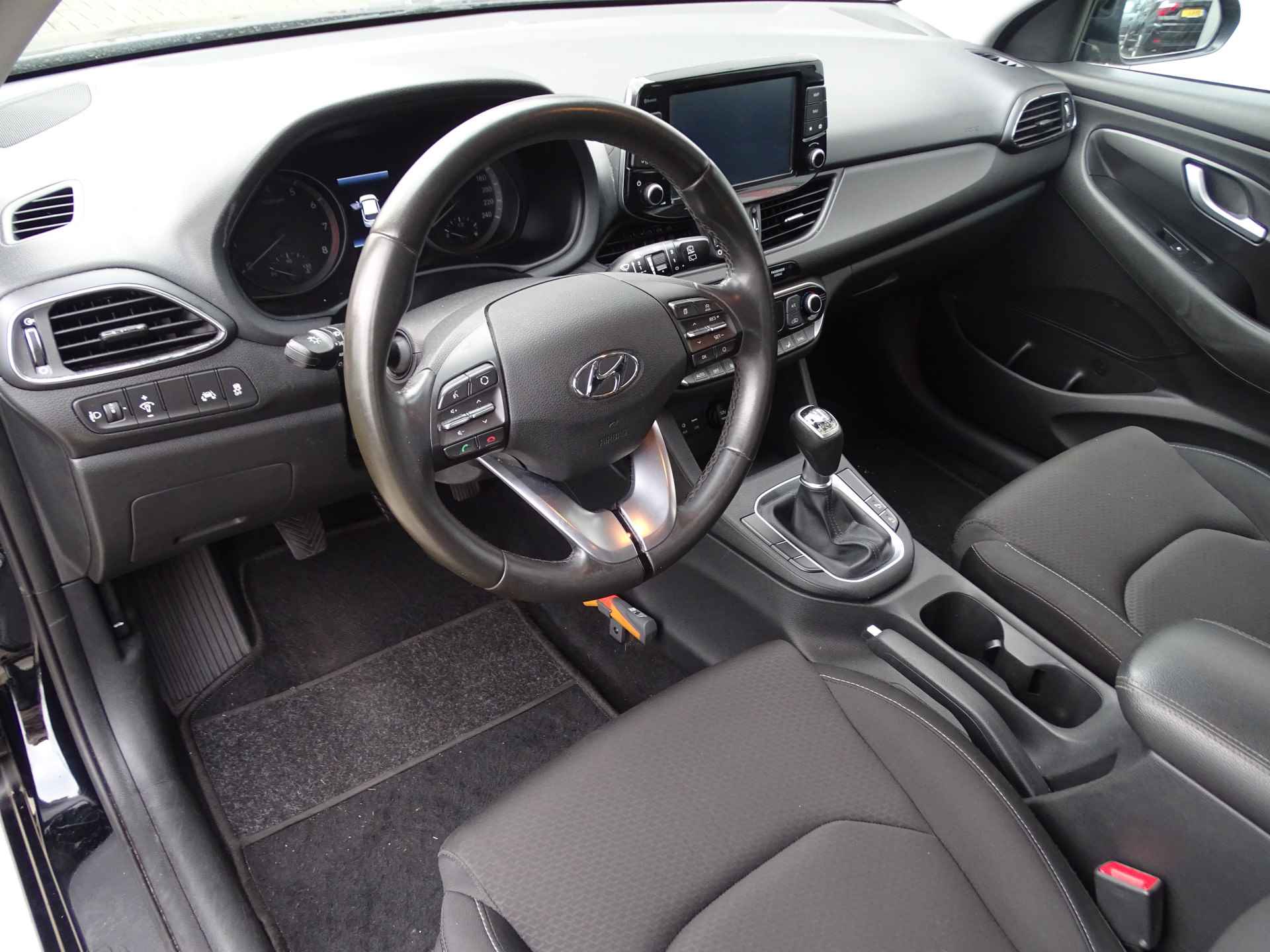 Hyundai i30 1.0 T-GDI Comfort, Navi, Camera, Cruise, DAB, Compleet! - 4/54