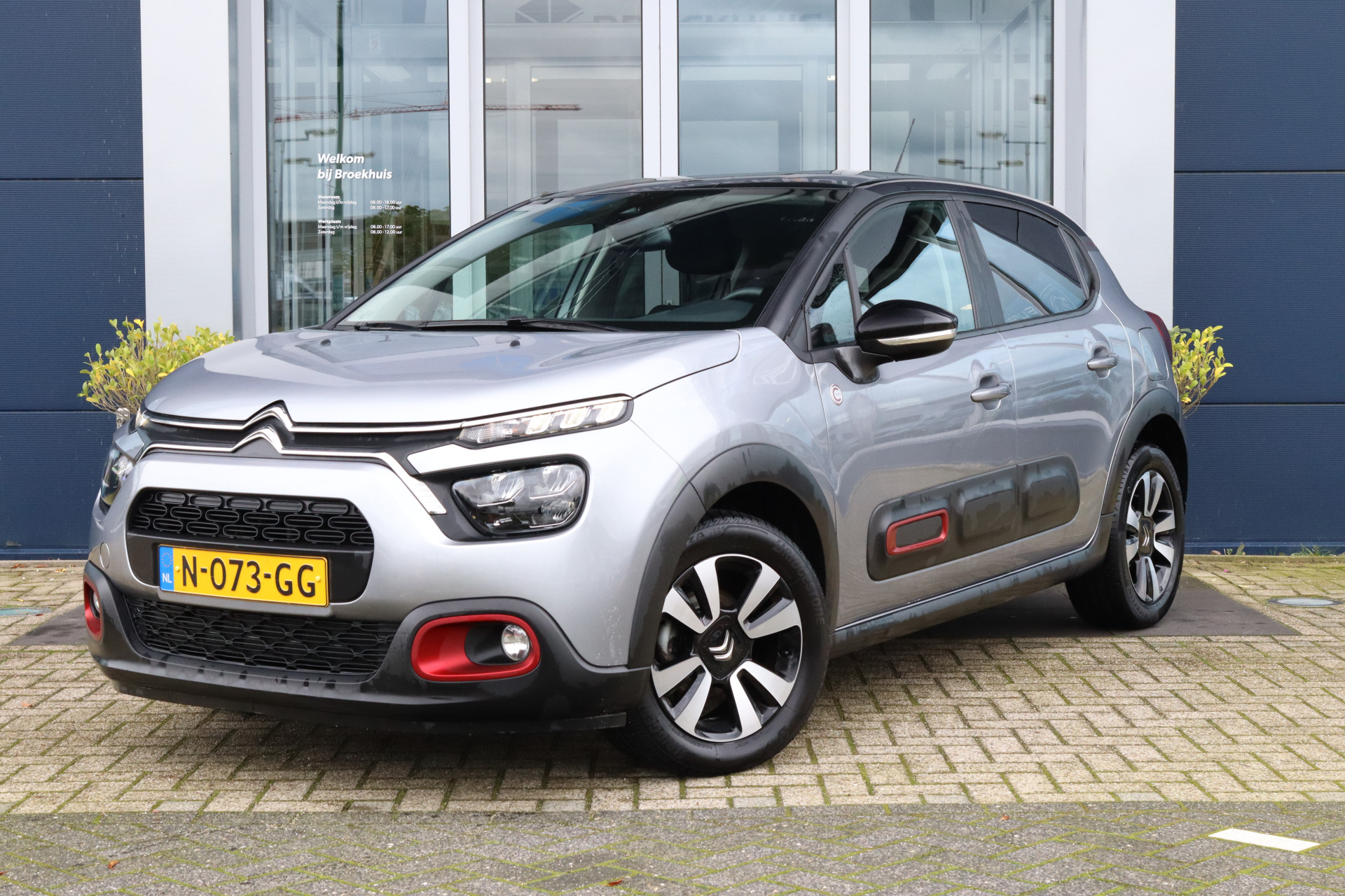 Citroën C3 1.2 PureTech 83 S&S C-Series | Cruise Control | Navi | Carplay | Sensoren achter | LED